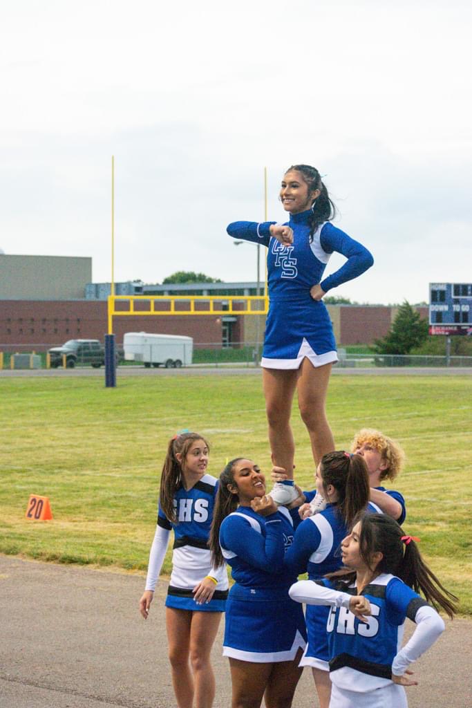 Cheerleaders Gibbon Public Schools