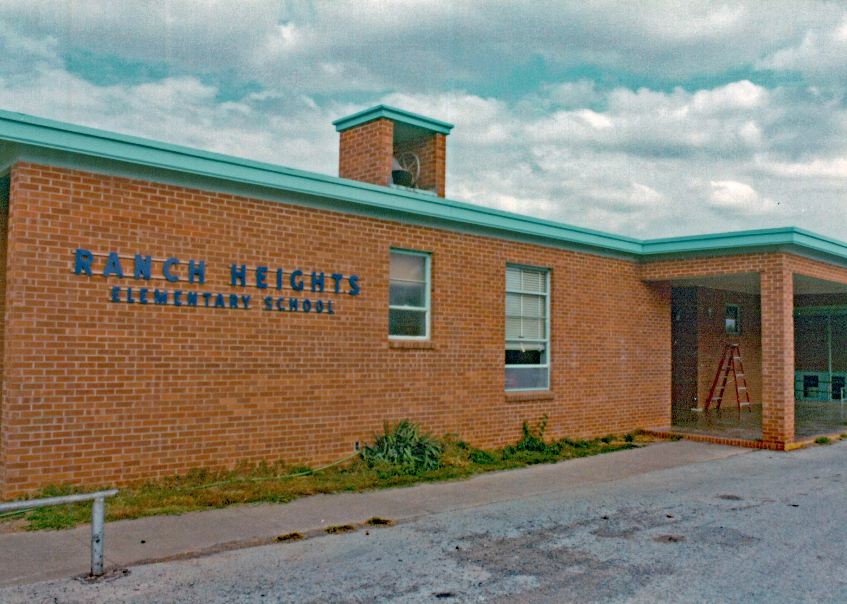 Original Entrance on David Drive