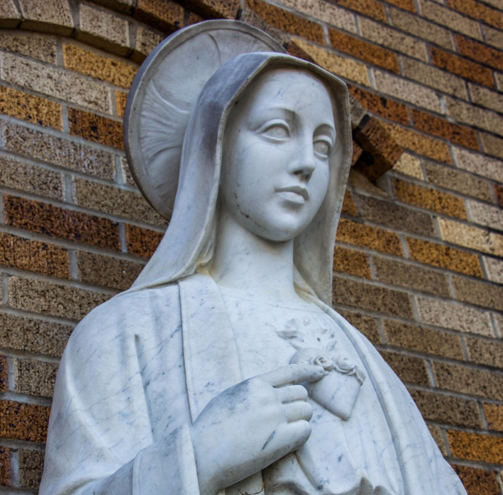 Photo of a statue of Virgin Mary