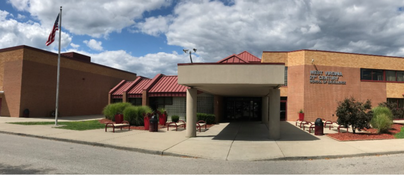 Front of hurricane high school building 
