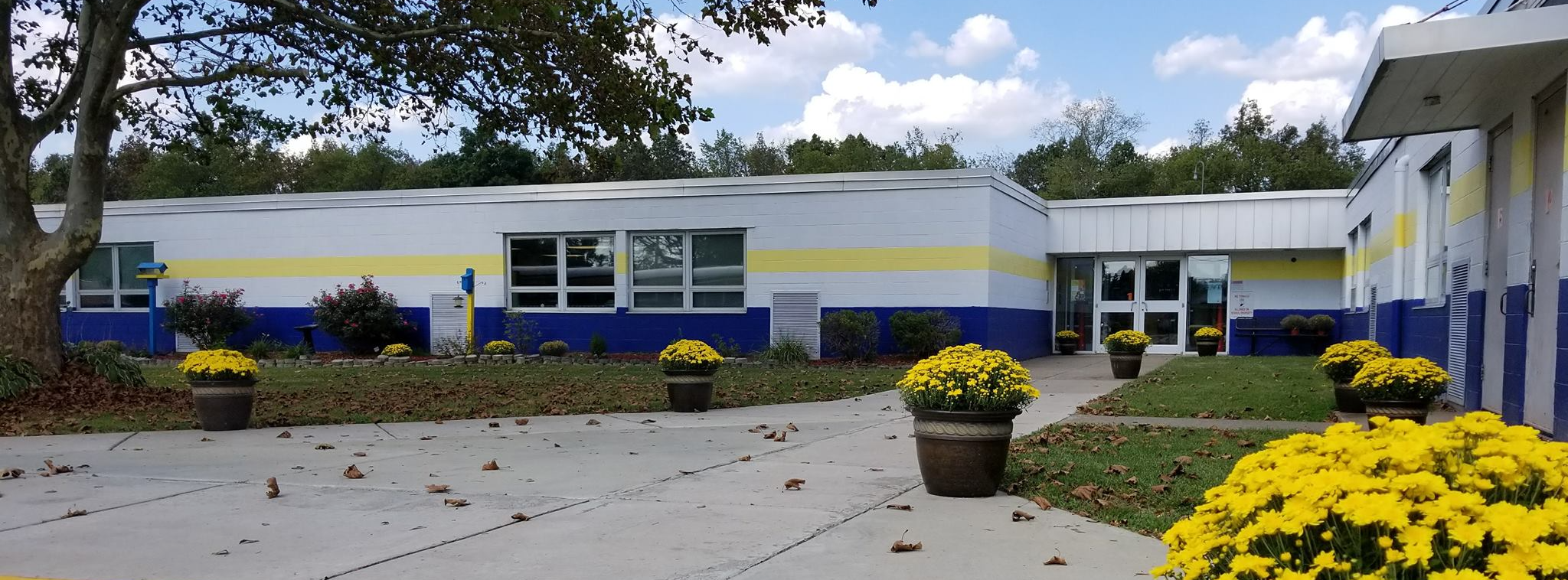 image of kanawha elementary school building