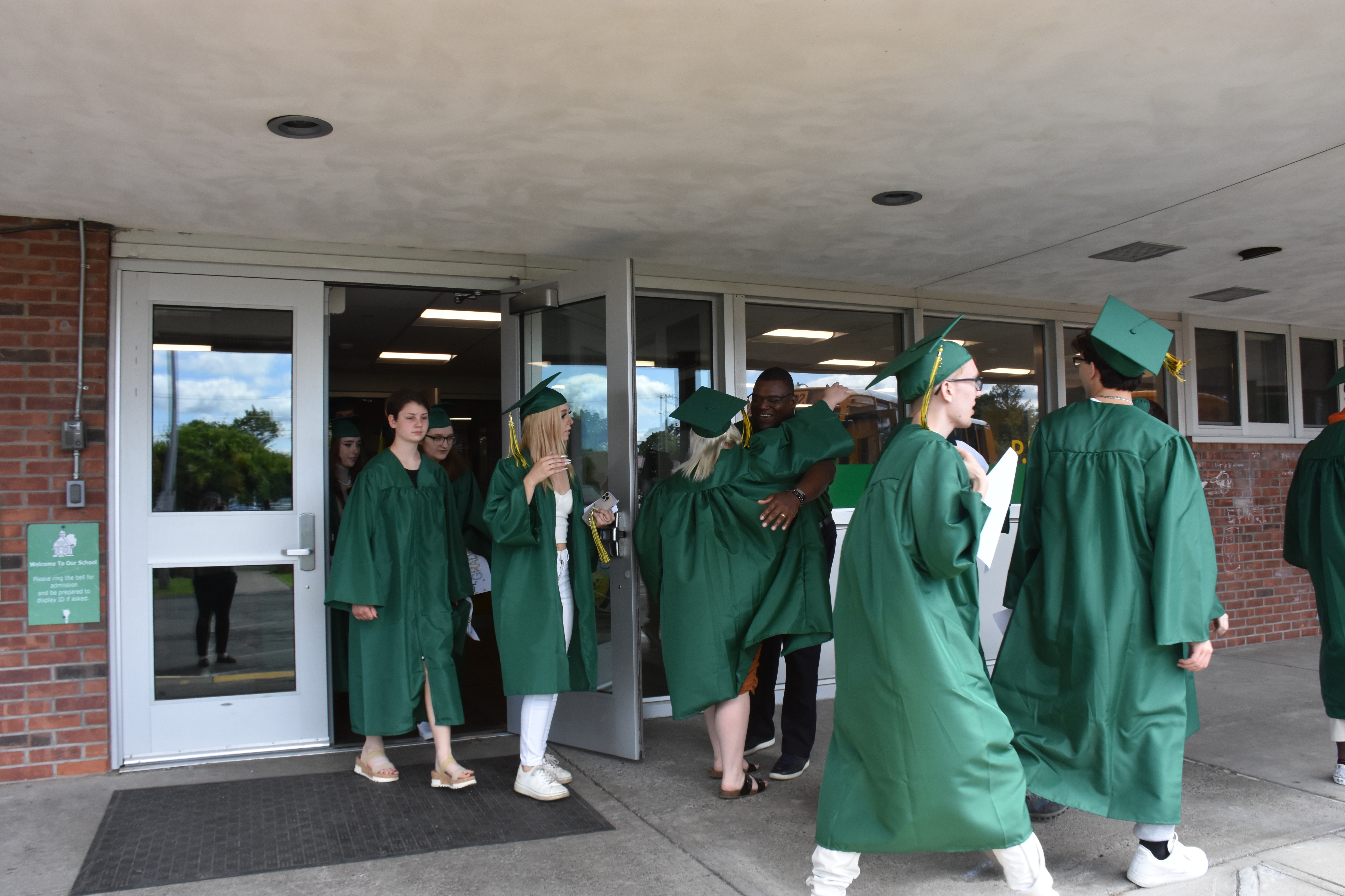 senior walkthrough photo