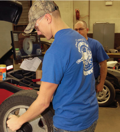 Photo of a AUTOMOTIVE TECHNOLOGY activity.