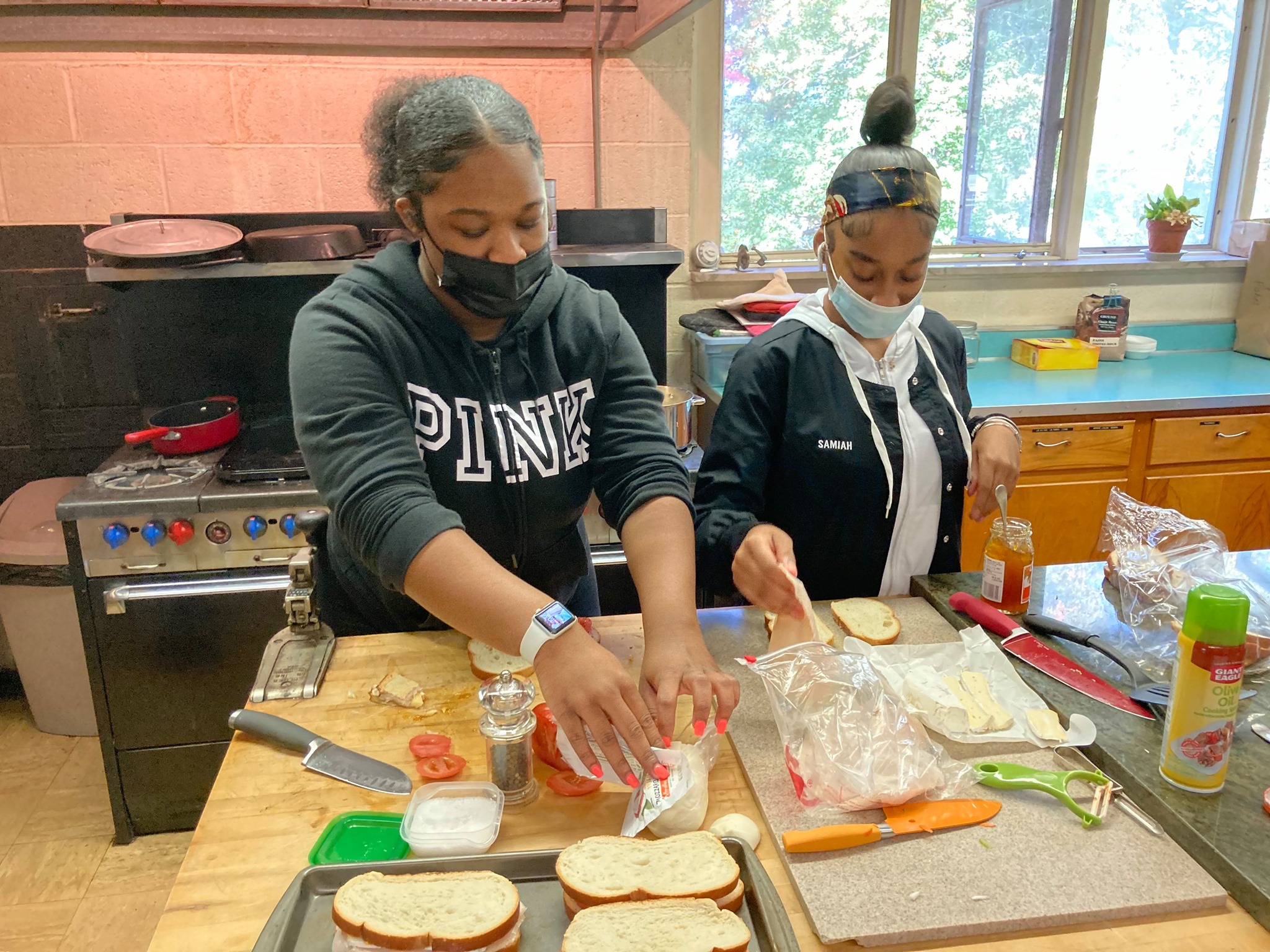 image of students cooking