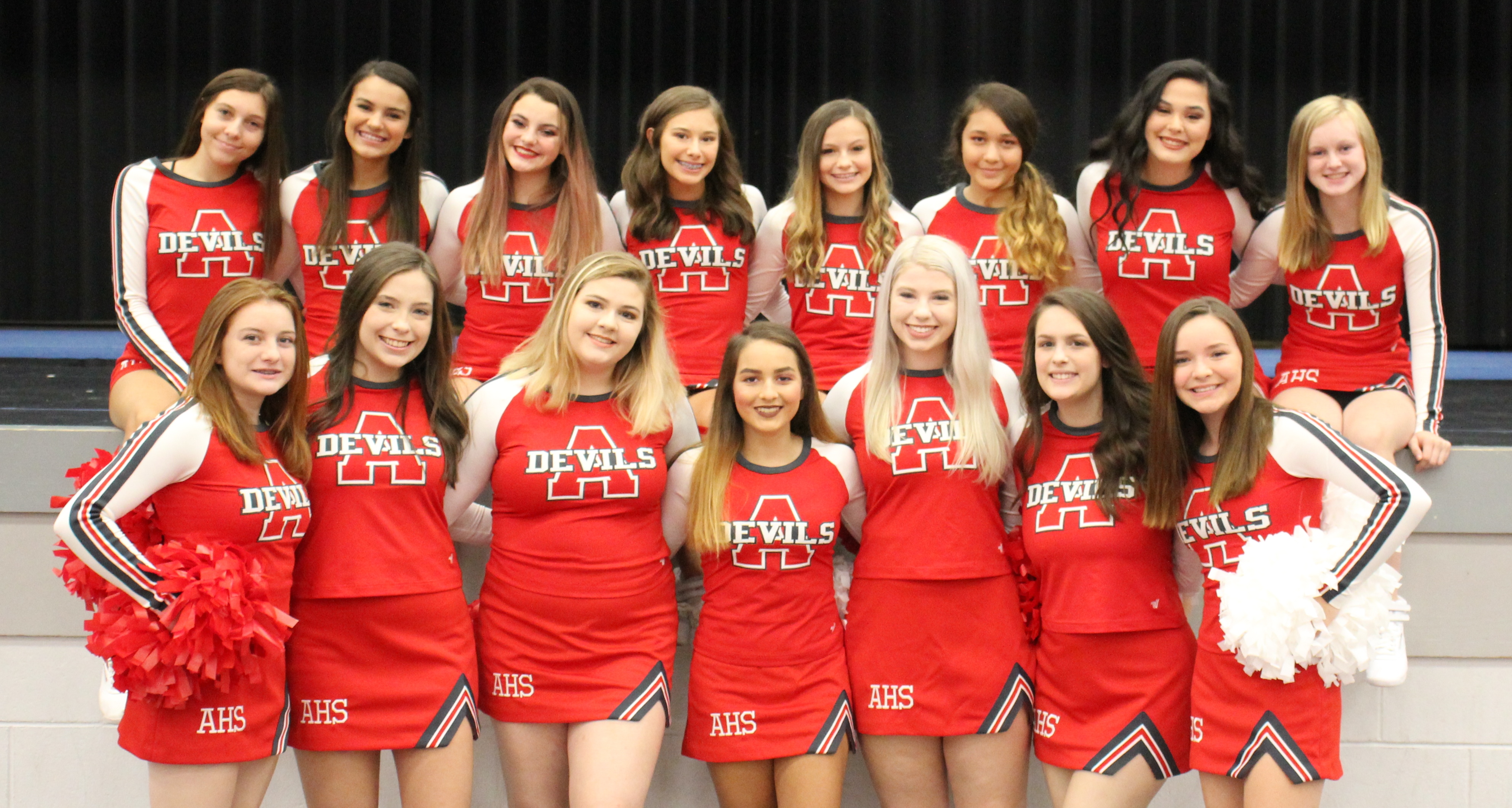 SR high cheer team