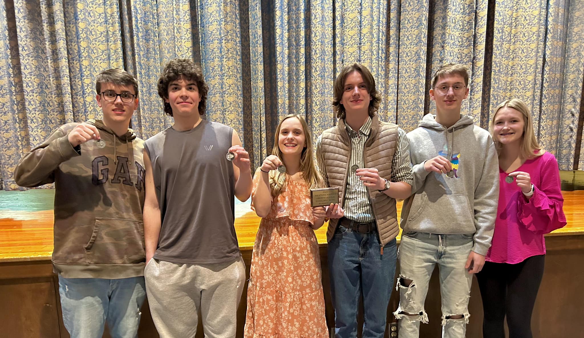 Congratulations to the WPHS Scholars Bowl team on placing 2nd today at the WKLL League Meet! 🥈 Bringing home the hardware! The team is coached by Mr. Allen McLain.