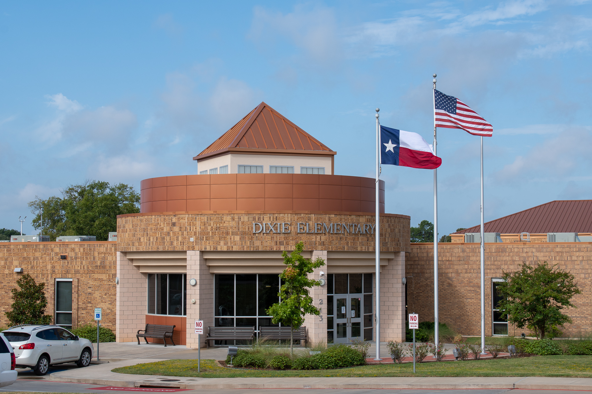 Dixie Elementary front entrance