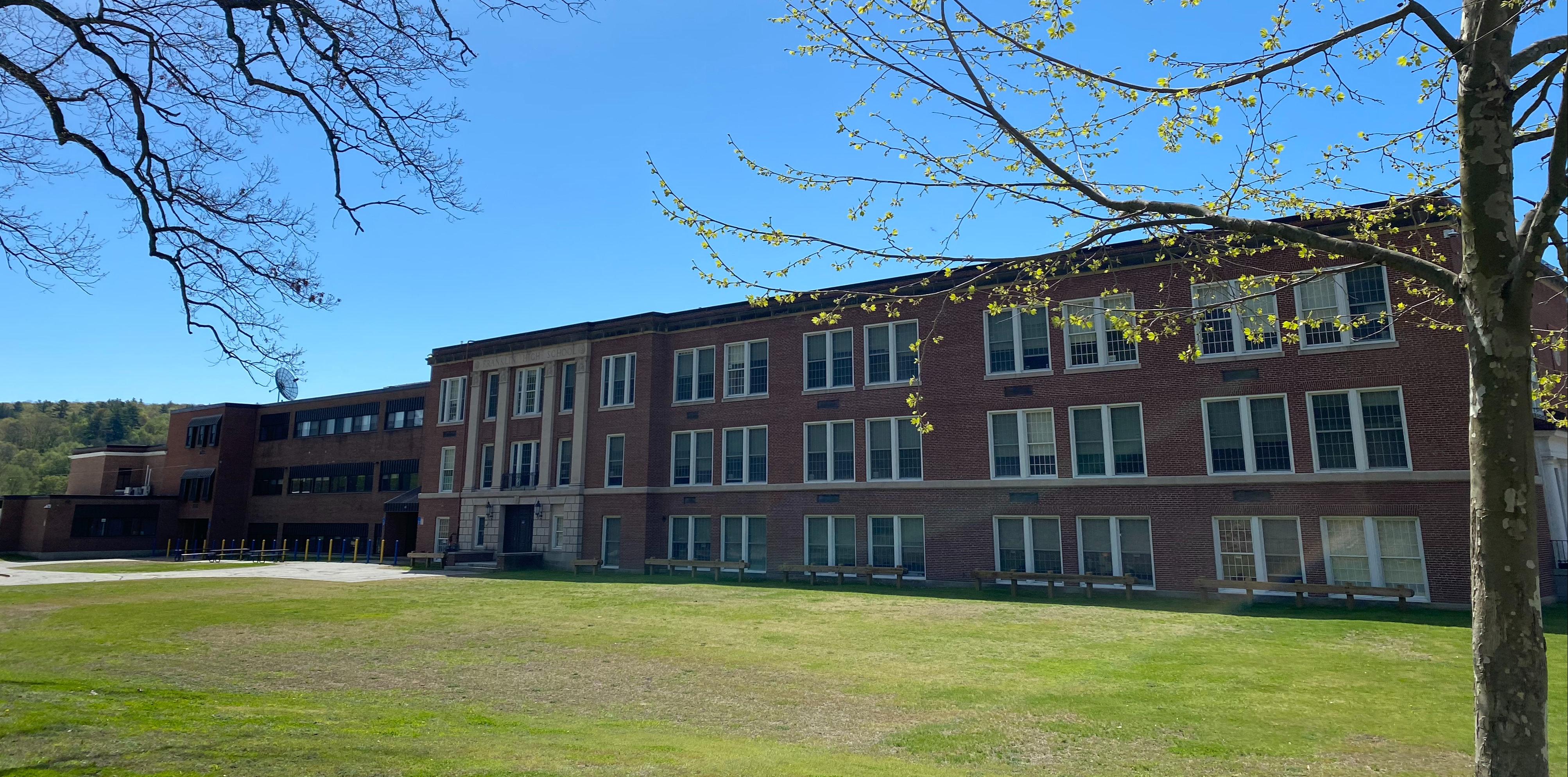 Franklin High School - image of front of school on sunny day