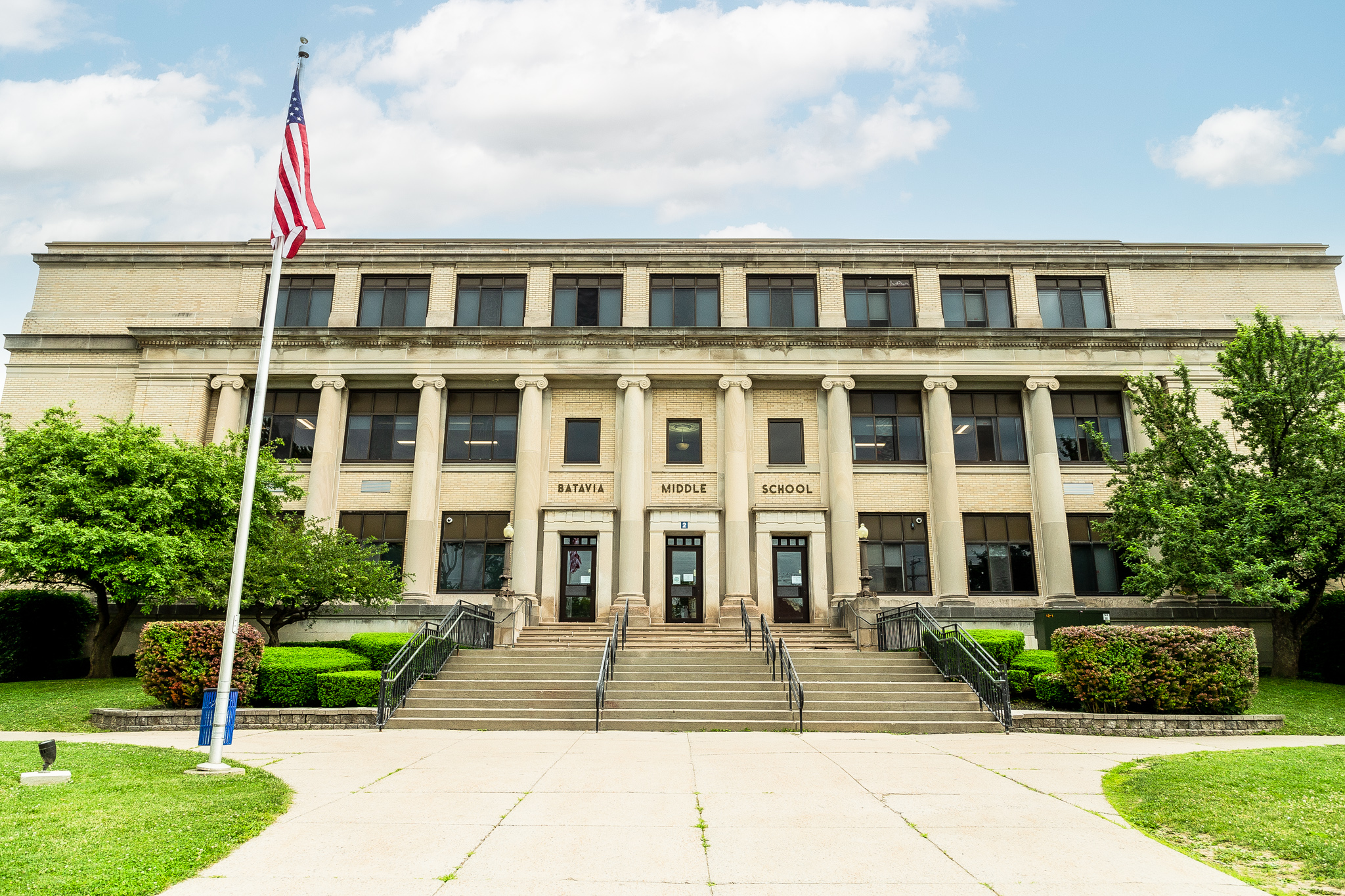 exterior image of batavia middle school