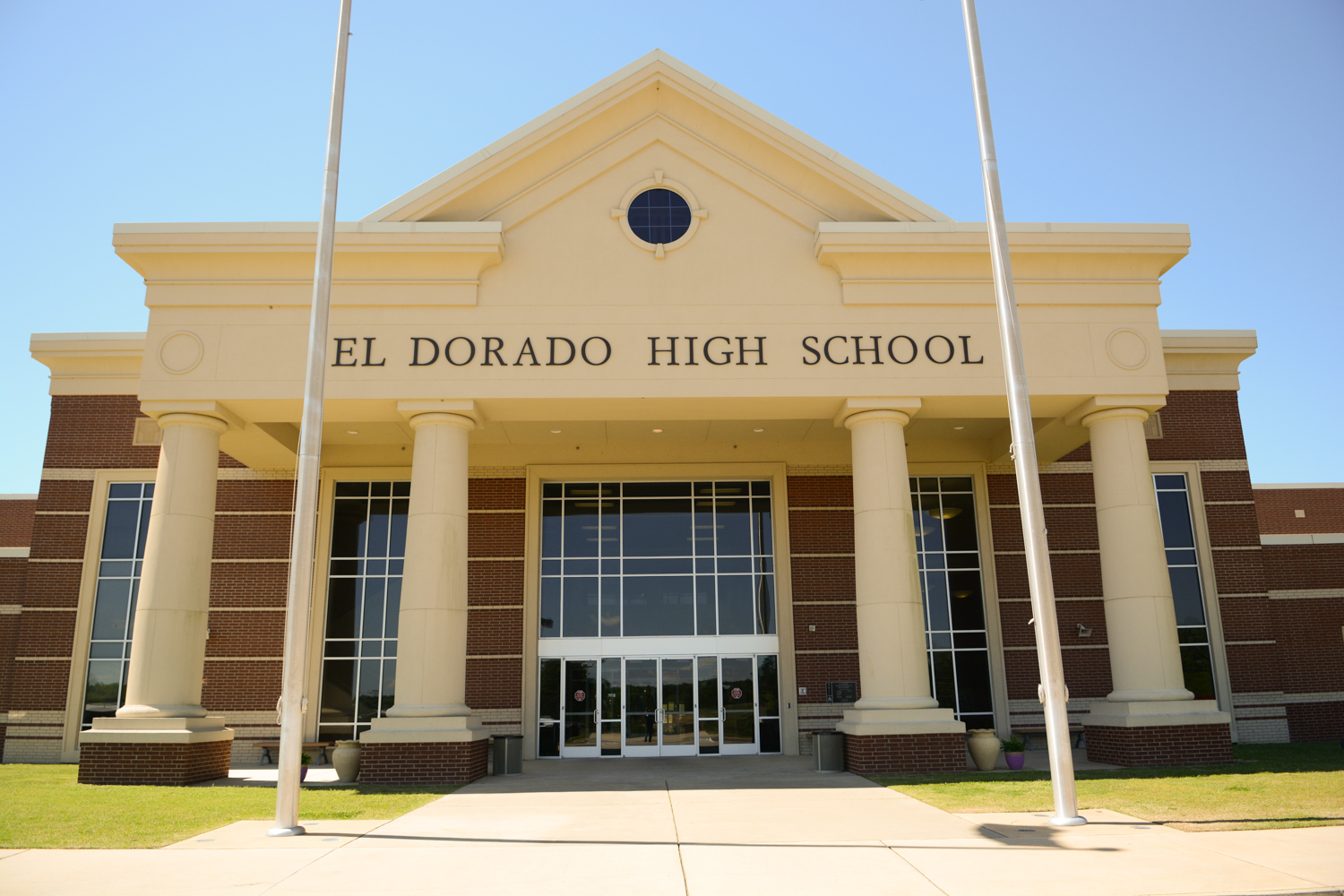 A photo of El Dorado High School.