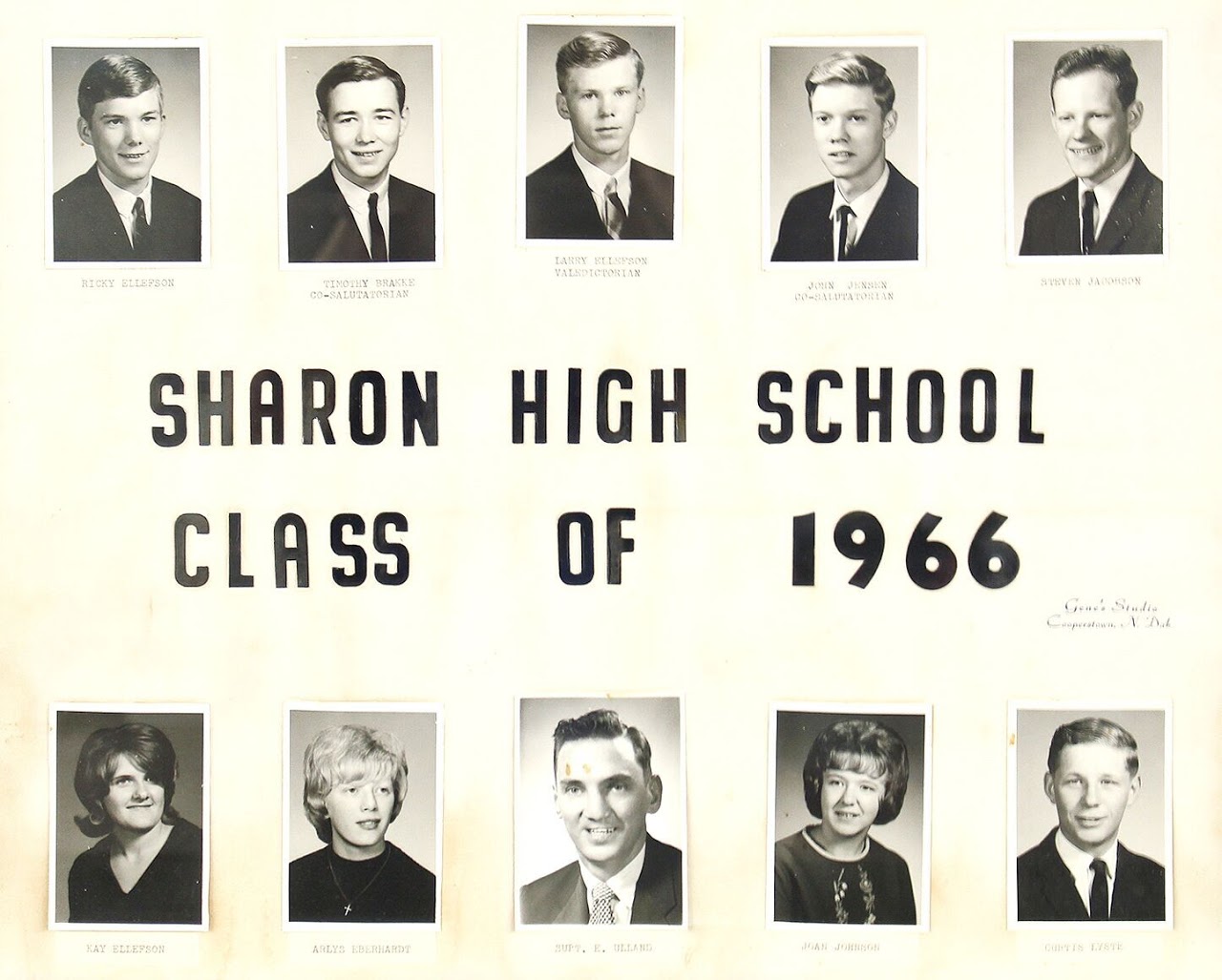 Finley and Sharon High School Graduating Classes