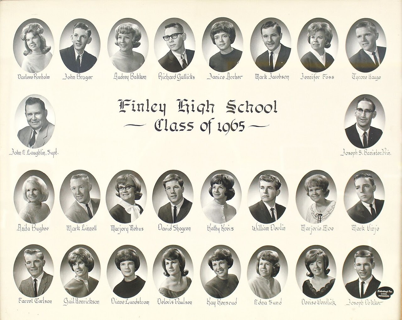 Finley and Sharon High School Graduating Classes