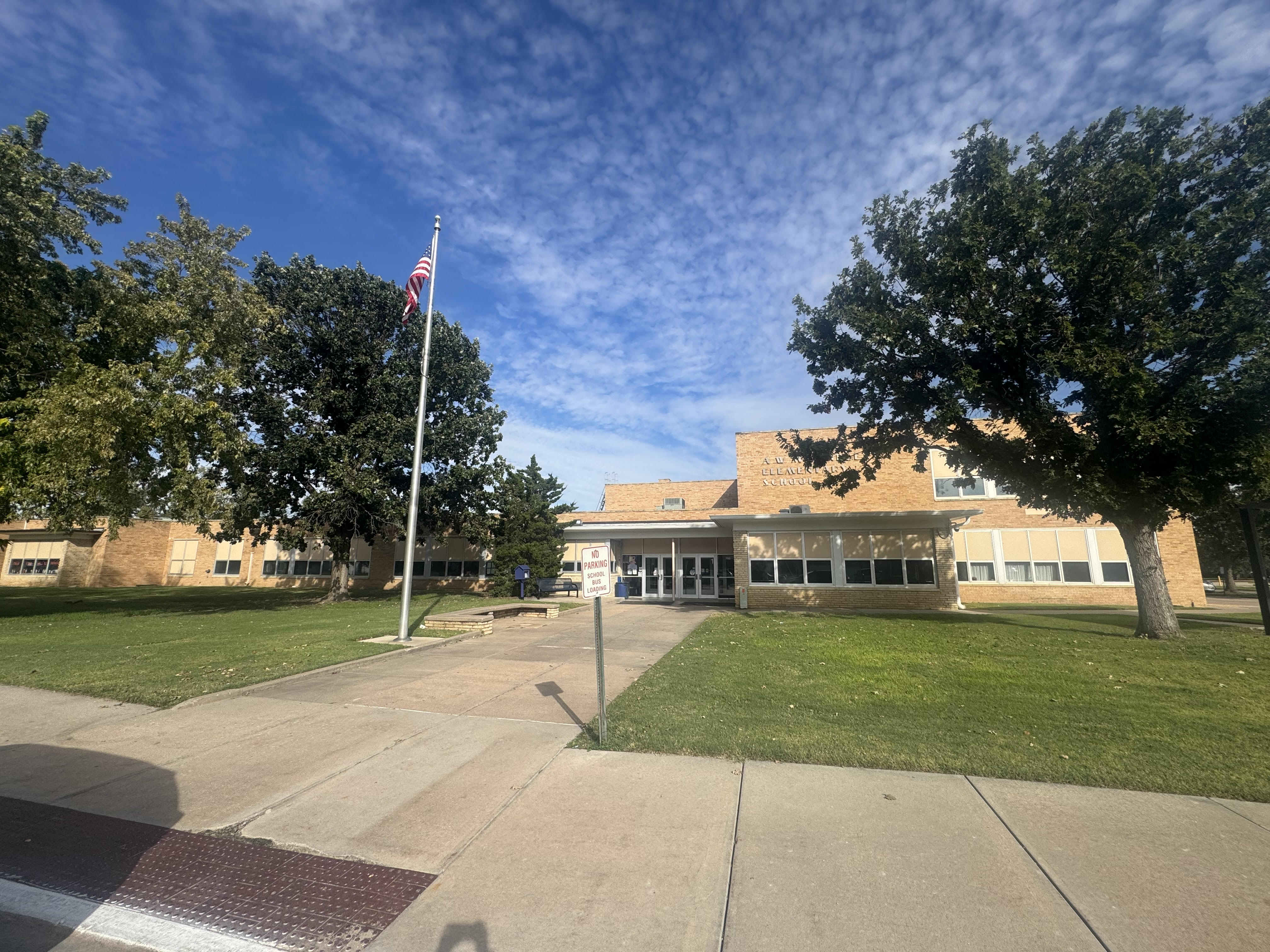lme exterior