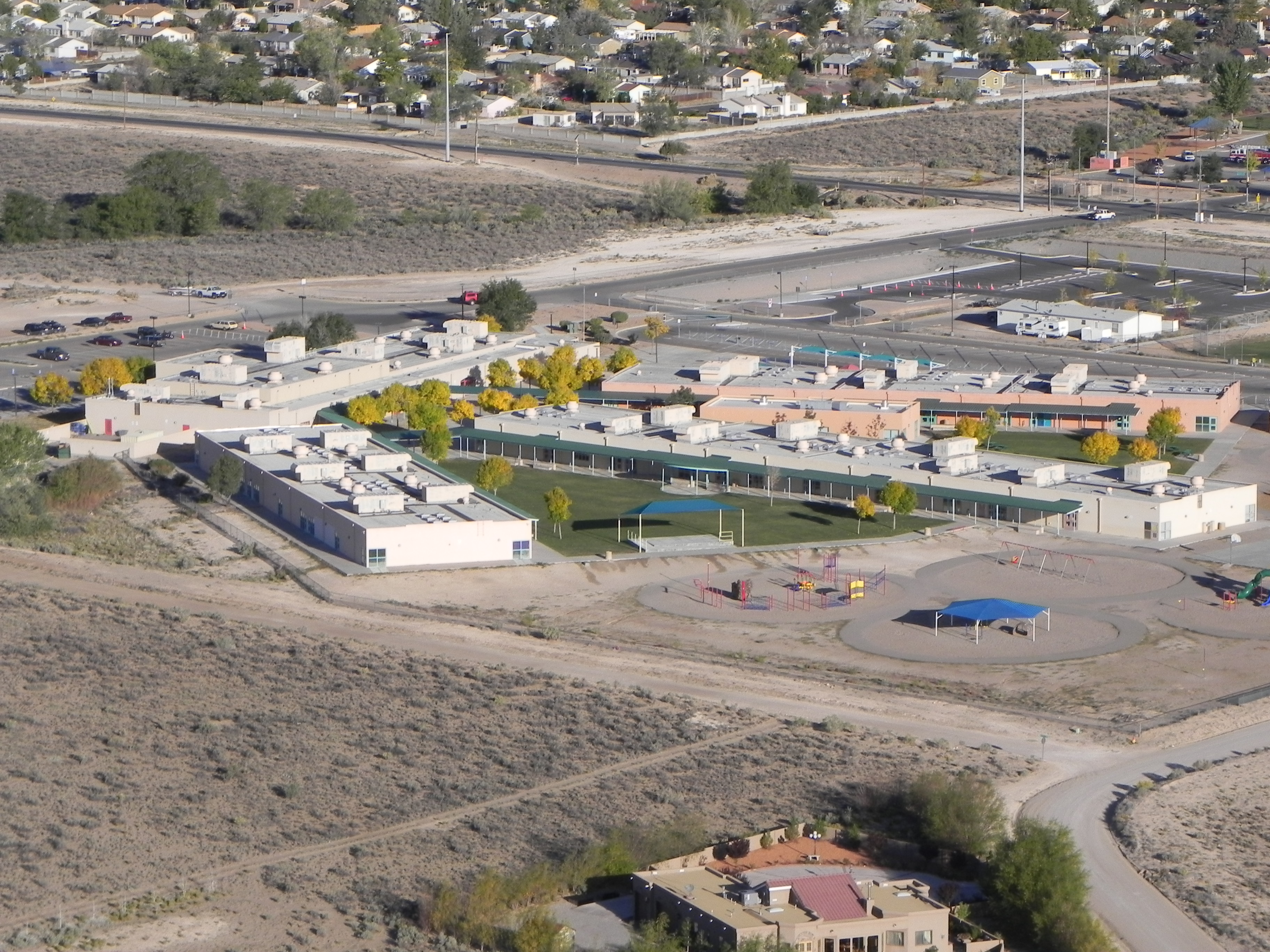 Aerial image of Puesta del Sol Elementary