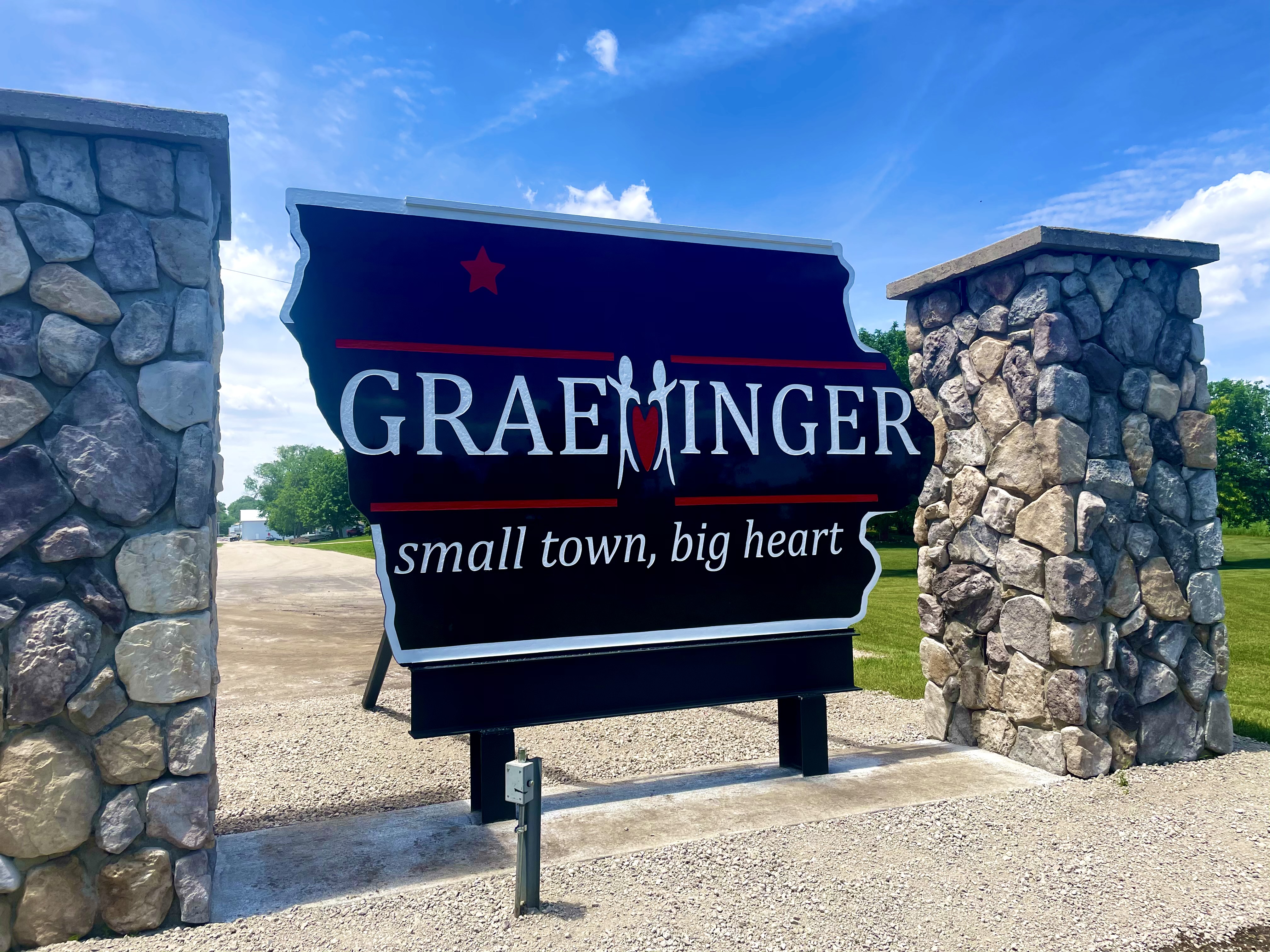 Graettinger Sign East
