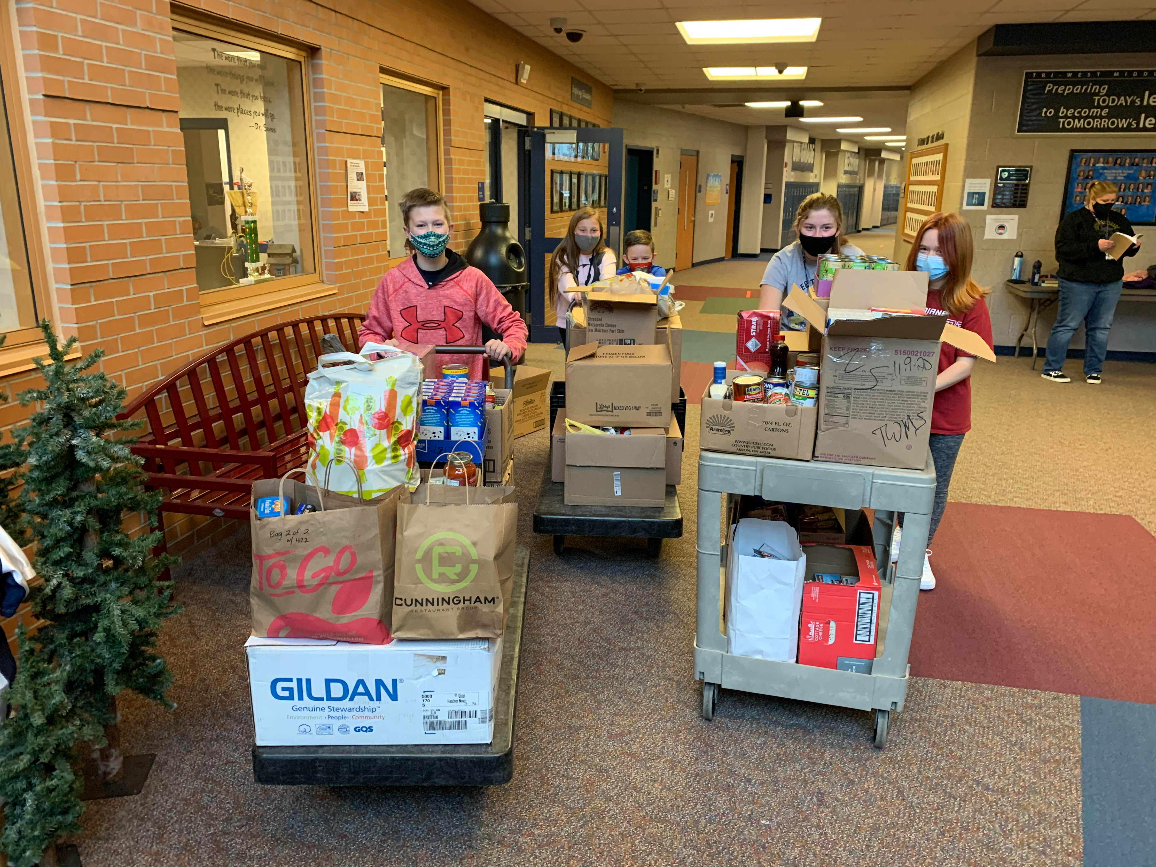 Students Helping in food drive