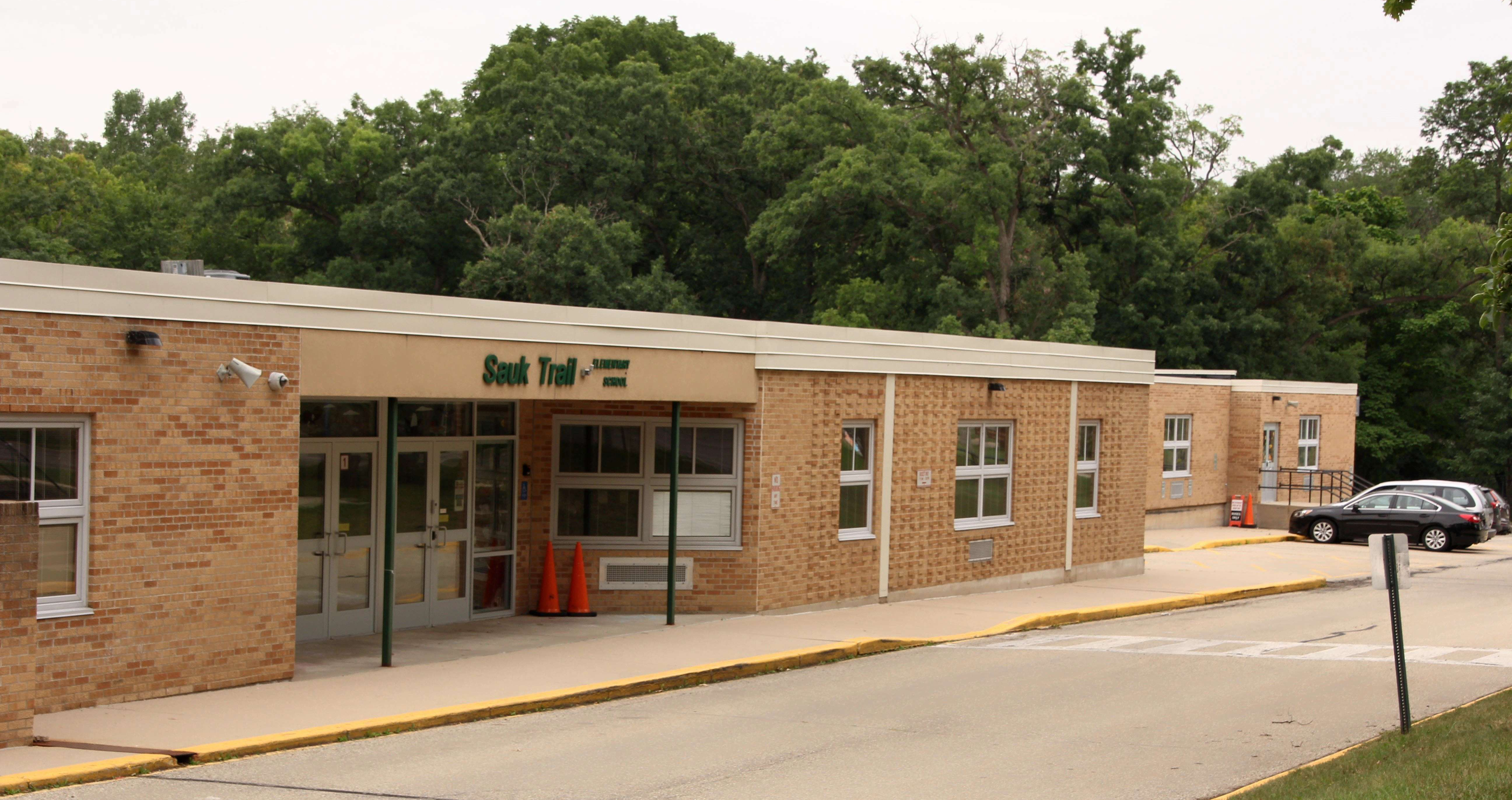 Sauk Trail Elementary School   (grades K-4)