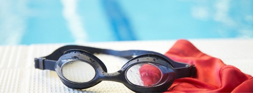 Pool picture with goggles and a swimcap