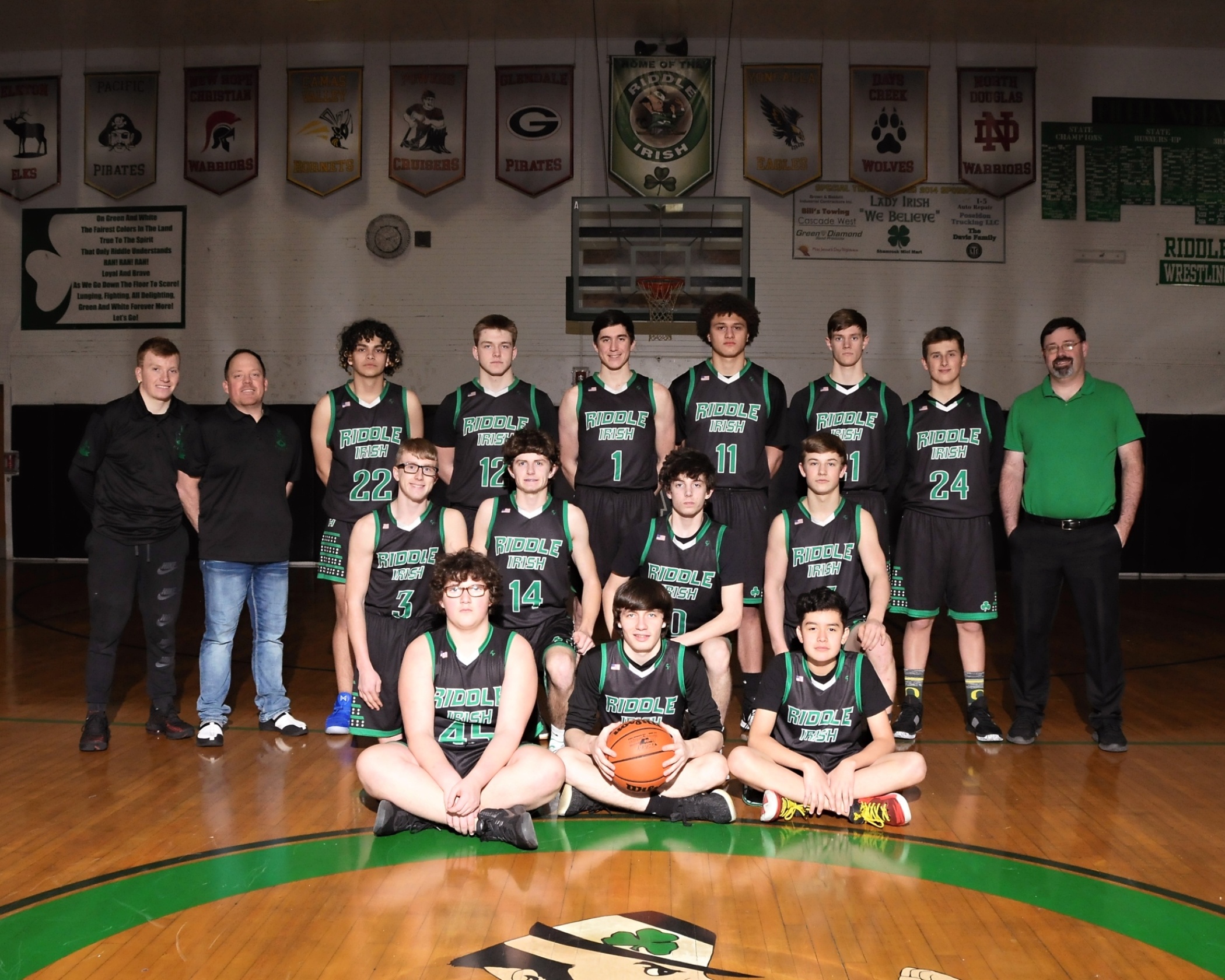 Riddle High School boys basketball team photo.