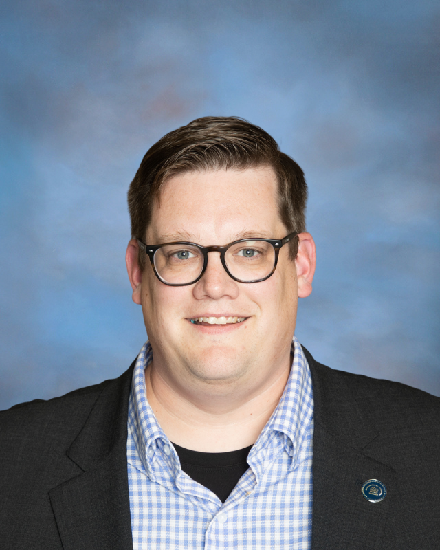 Russell Ewert headshot
