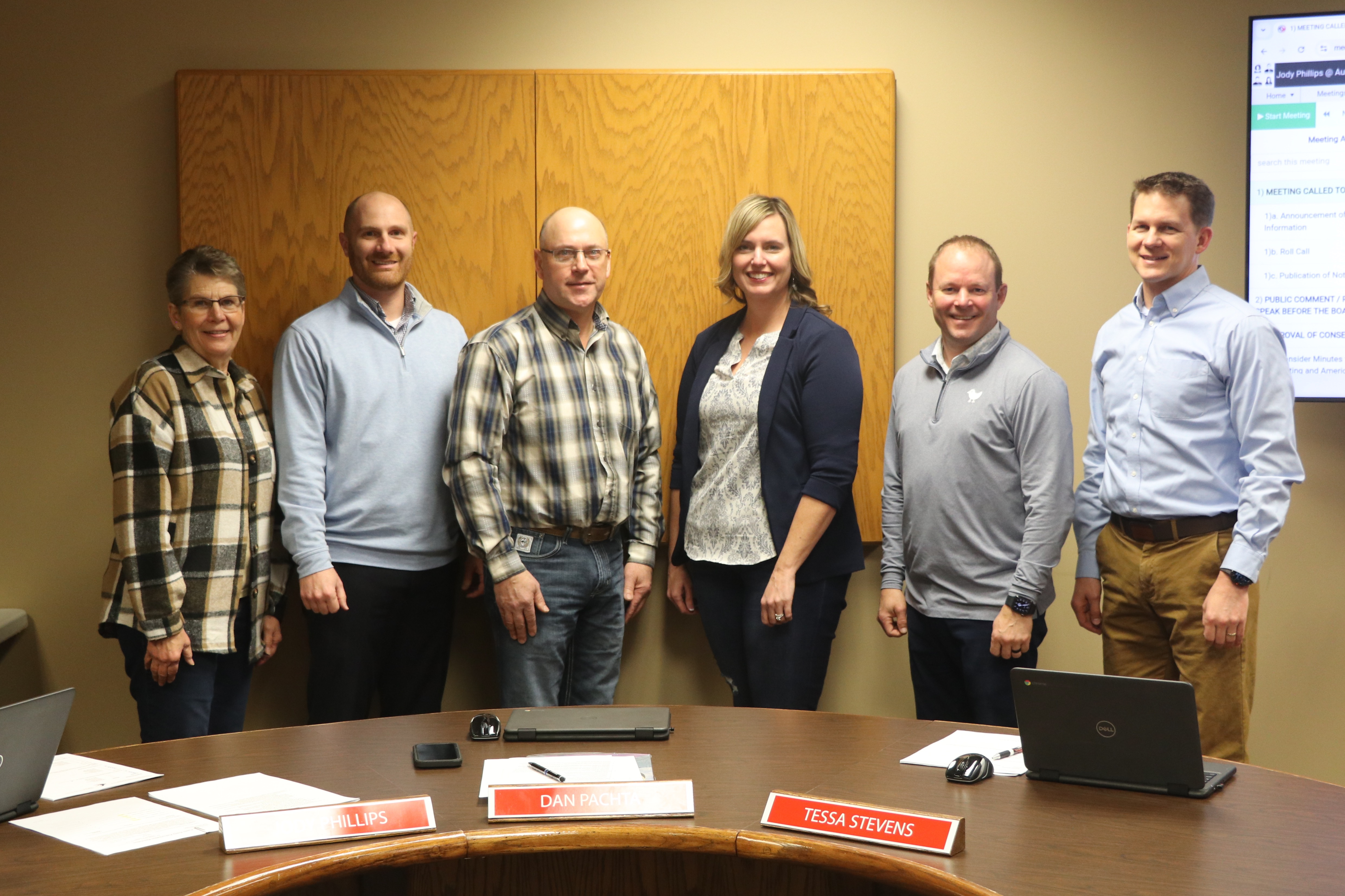 118-4R-School-Board-768x510