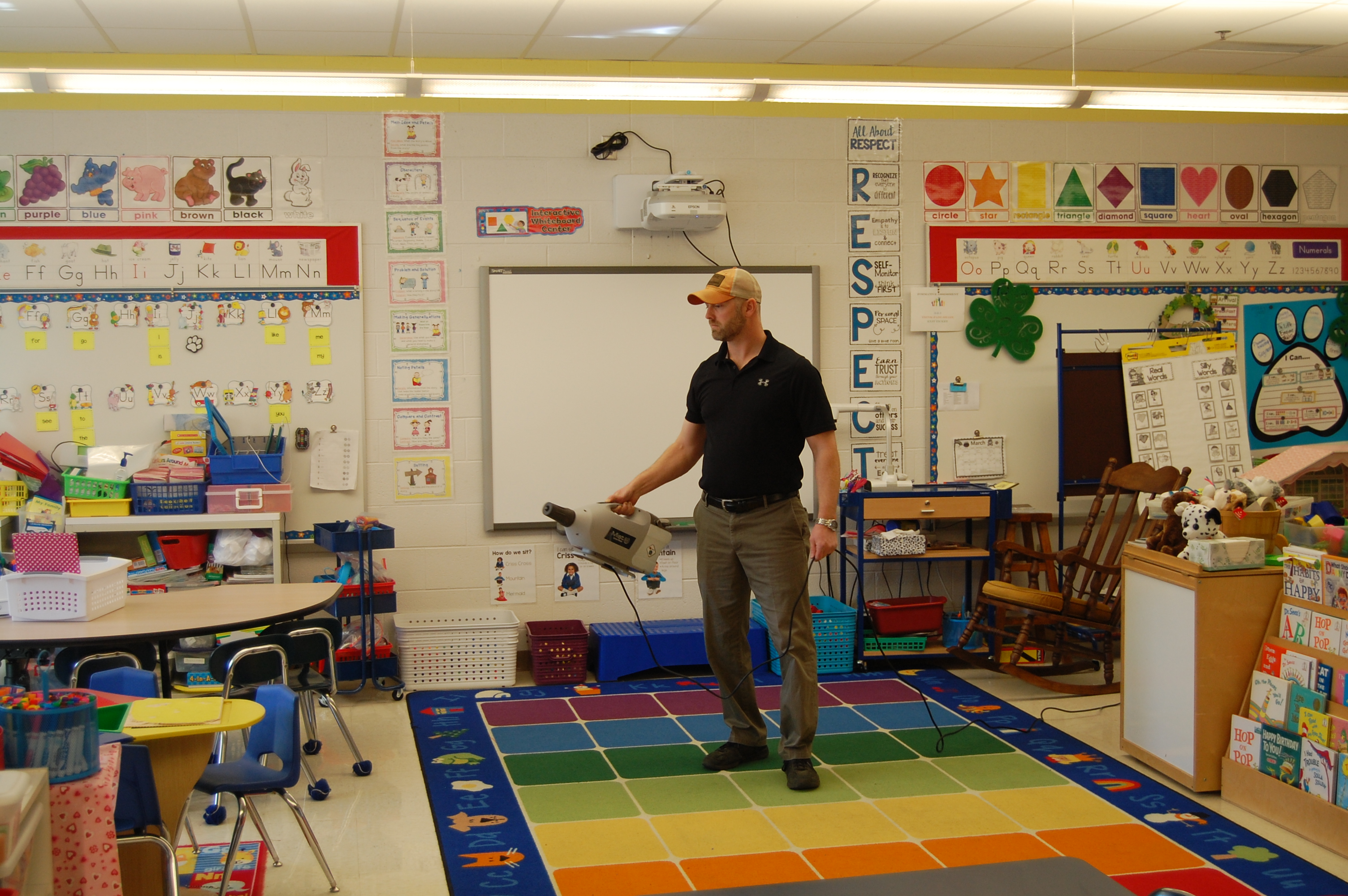 Cleaning a classroom with GenEon Mister