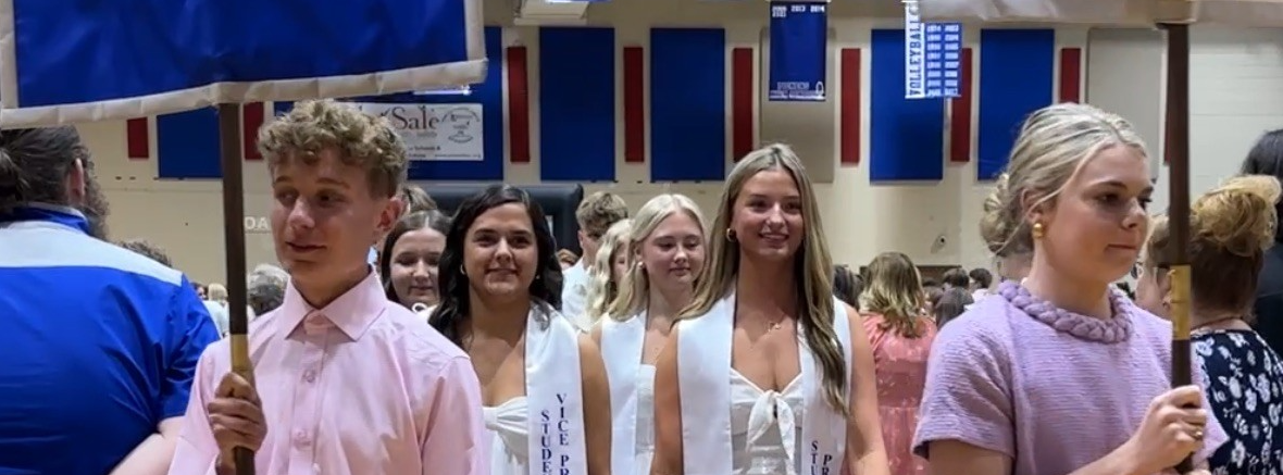 student body president and vice president with Junior marshalls at Class Day 2025