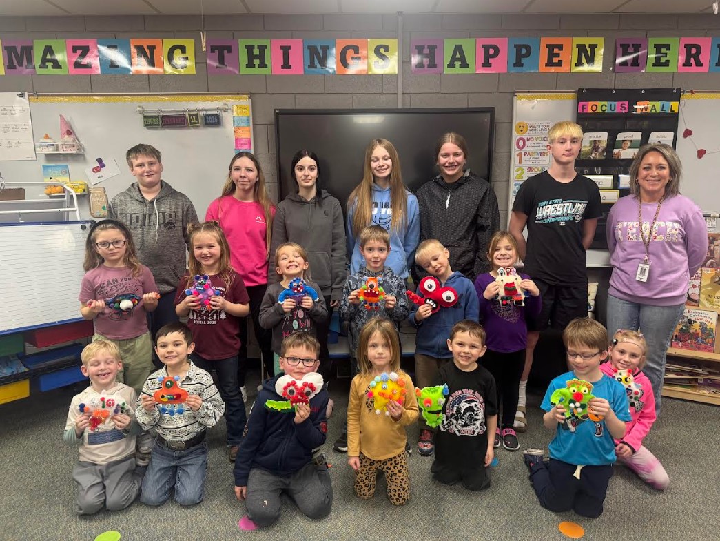 Class Colaboration Kindergarten & 8th Grade