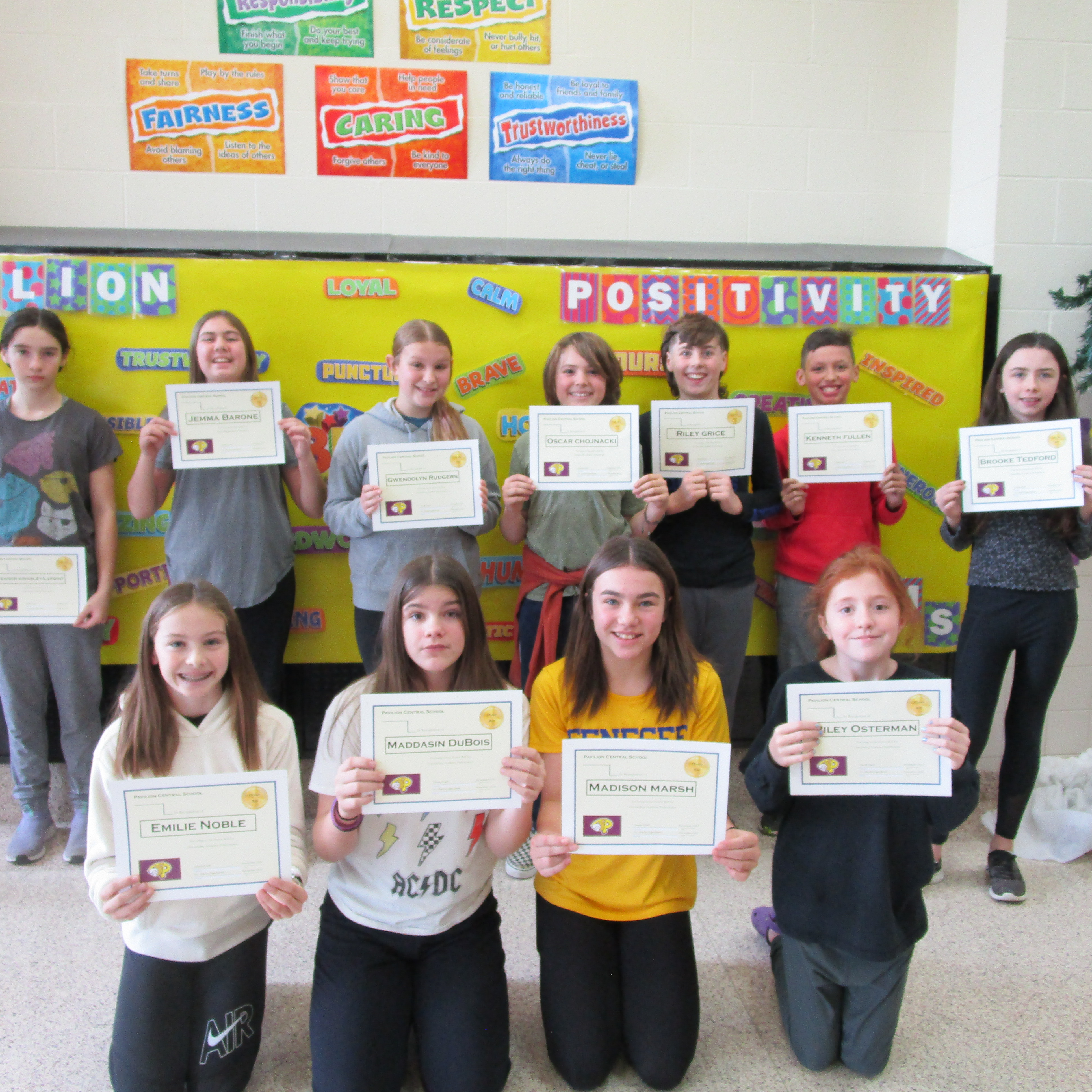 grade 6 honor roll students