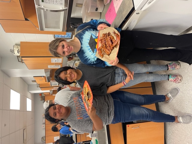 students with their pancakes and bacon