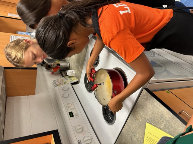 making Stovetop popcorn