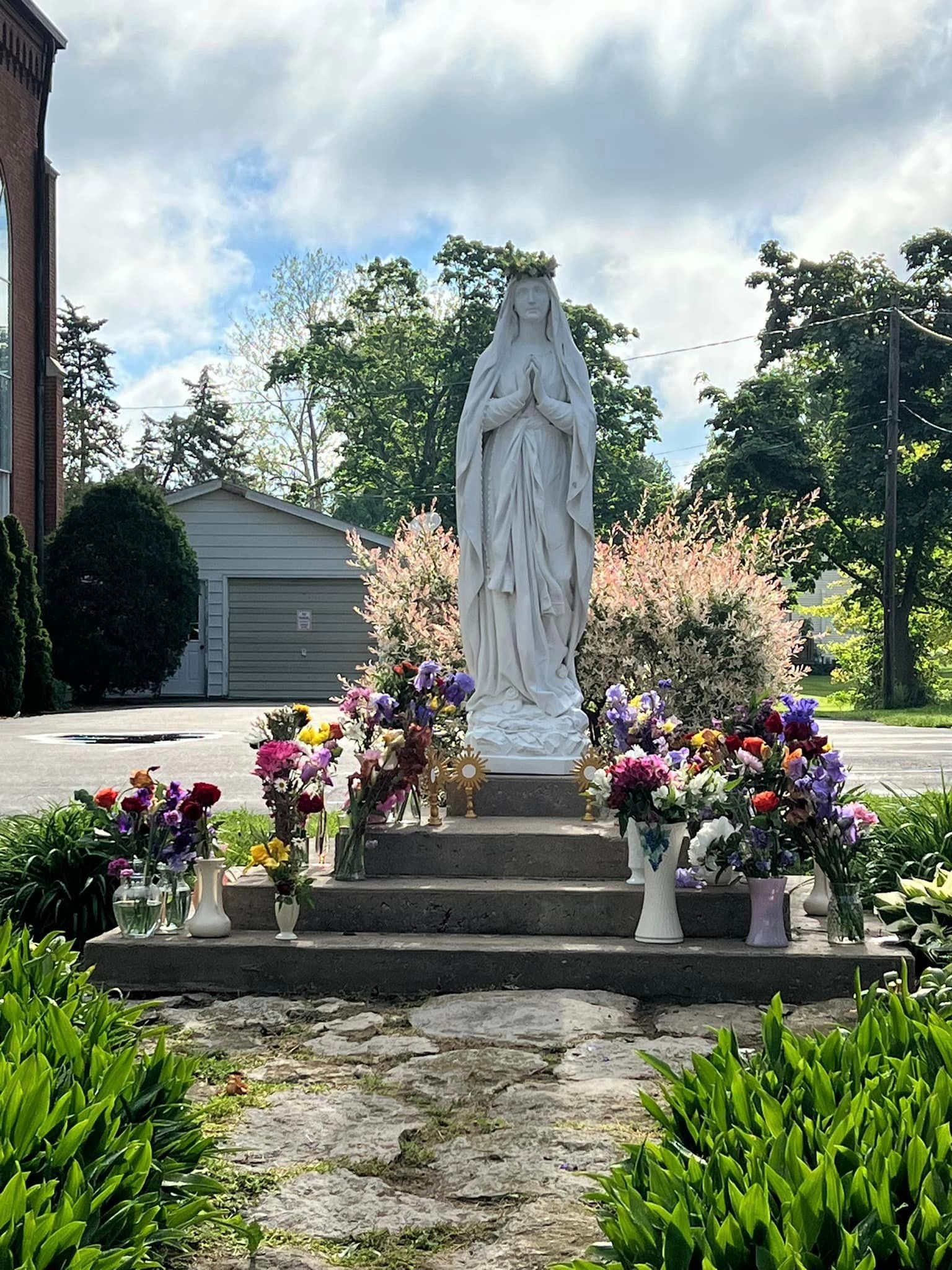 children receive award 