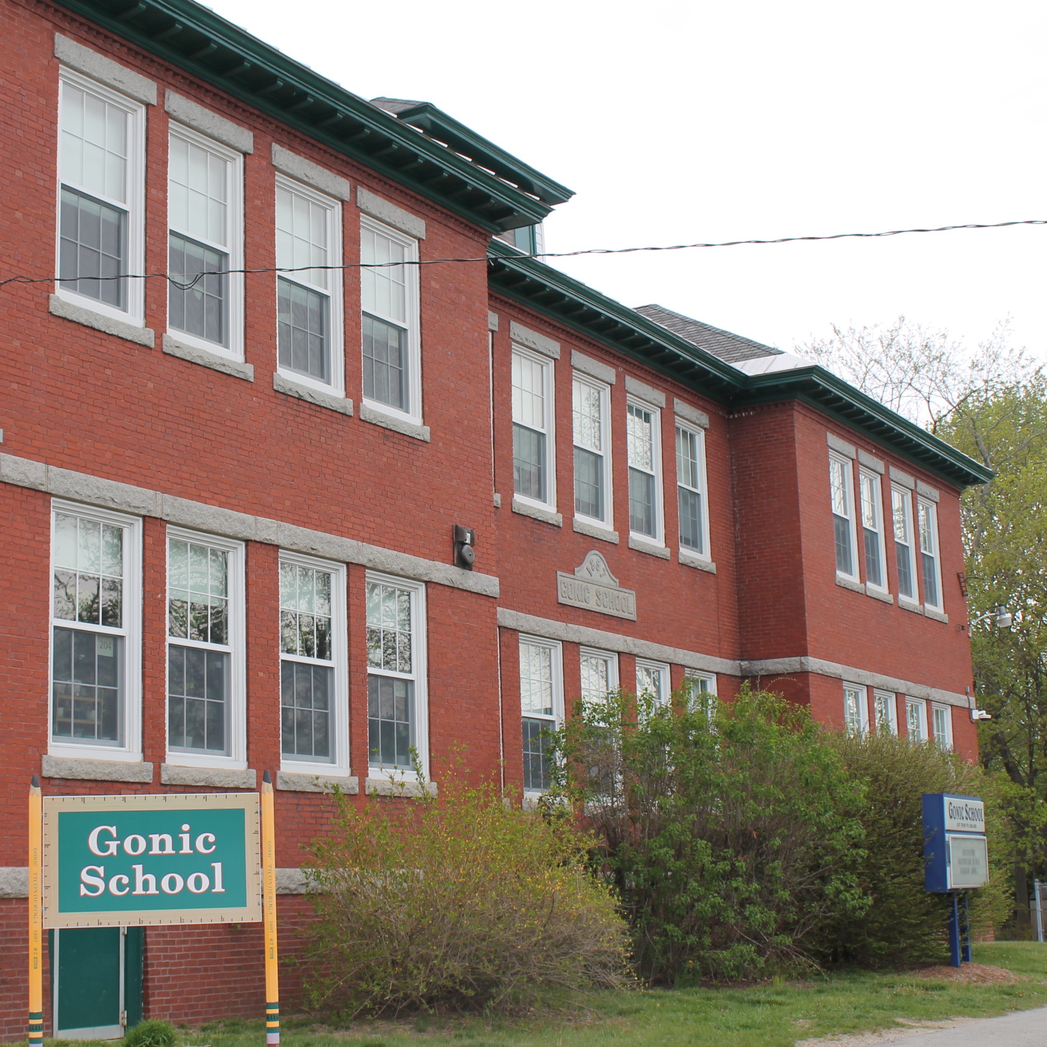 photo of Gonic School