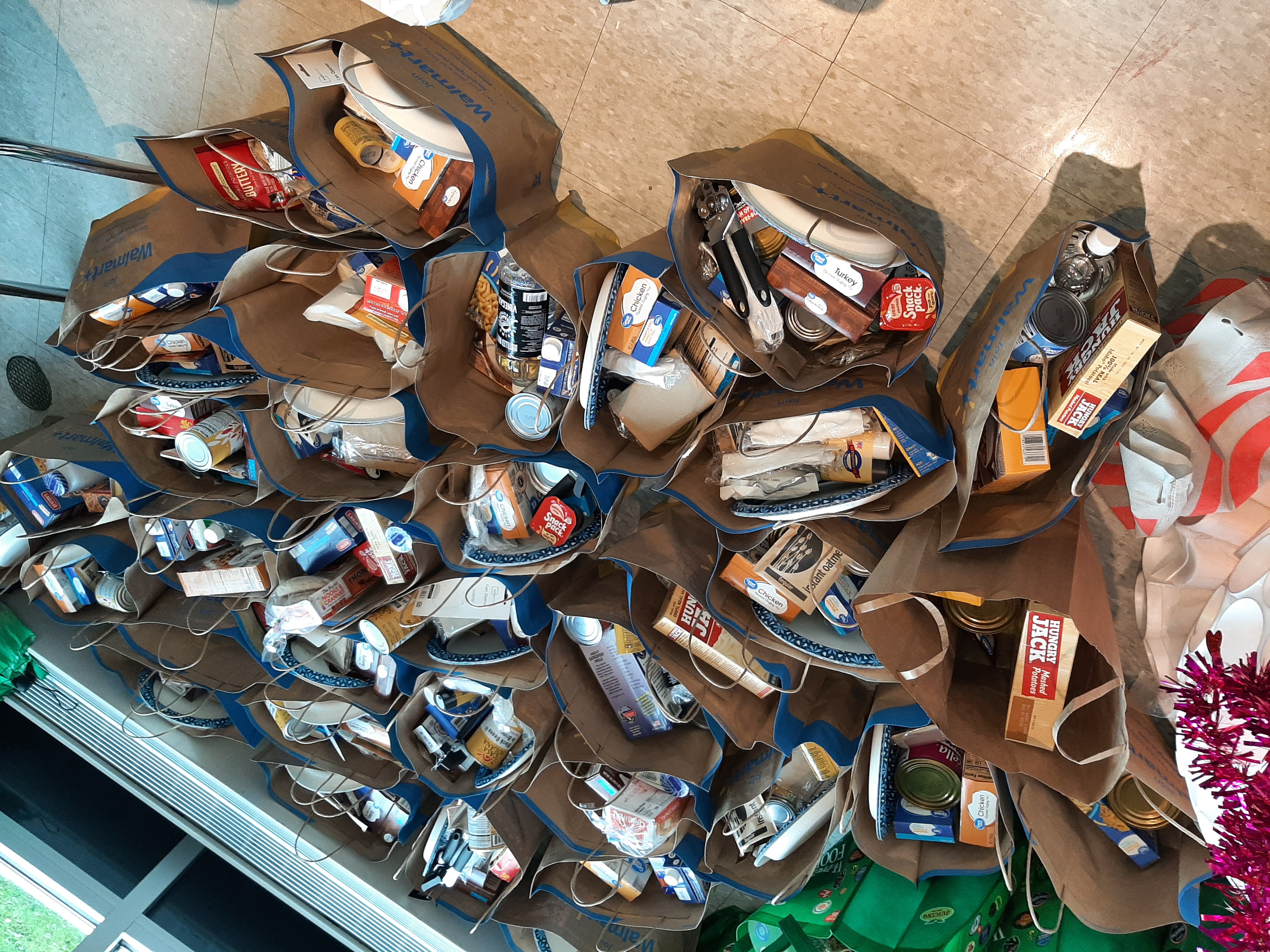 shopping bags with meal preps