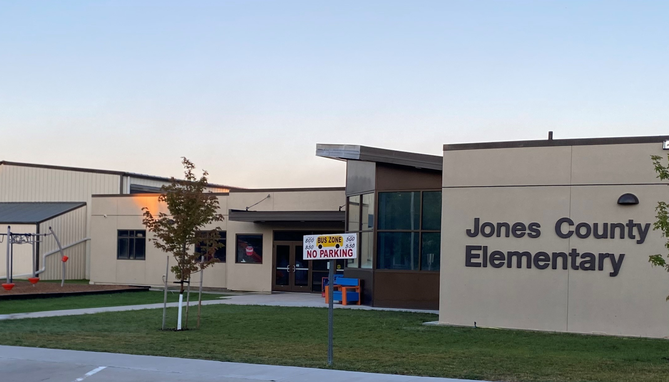 Jones County Grade School