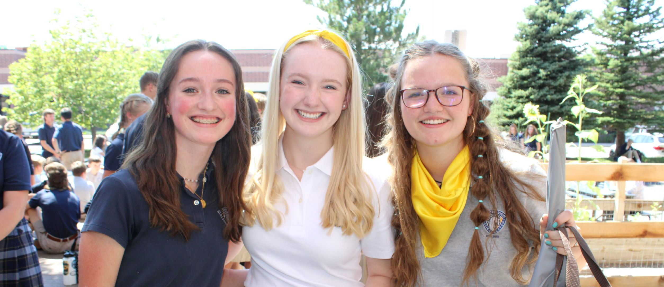 3 girls smiling