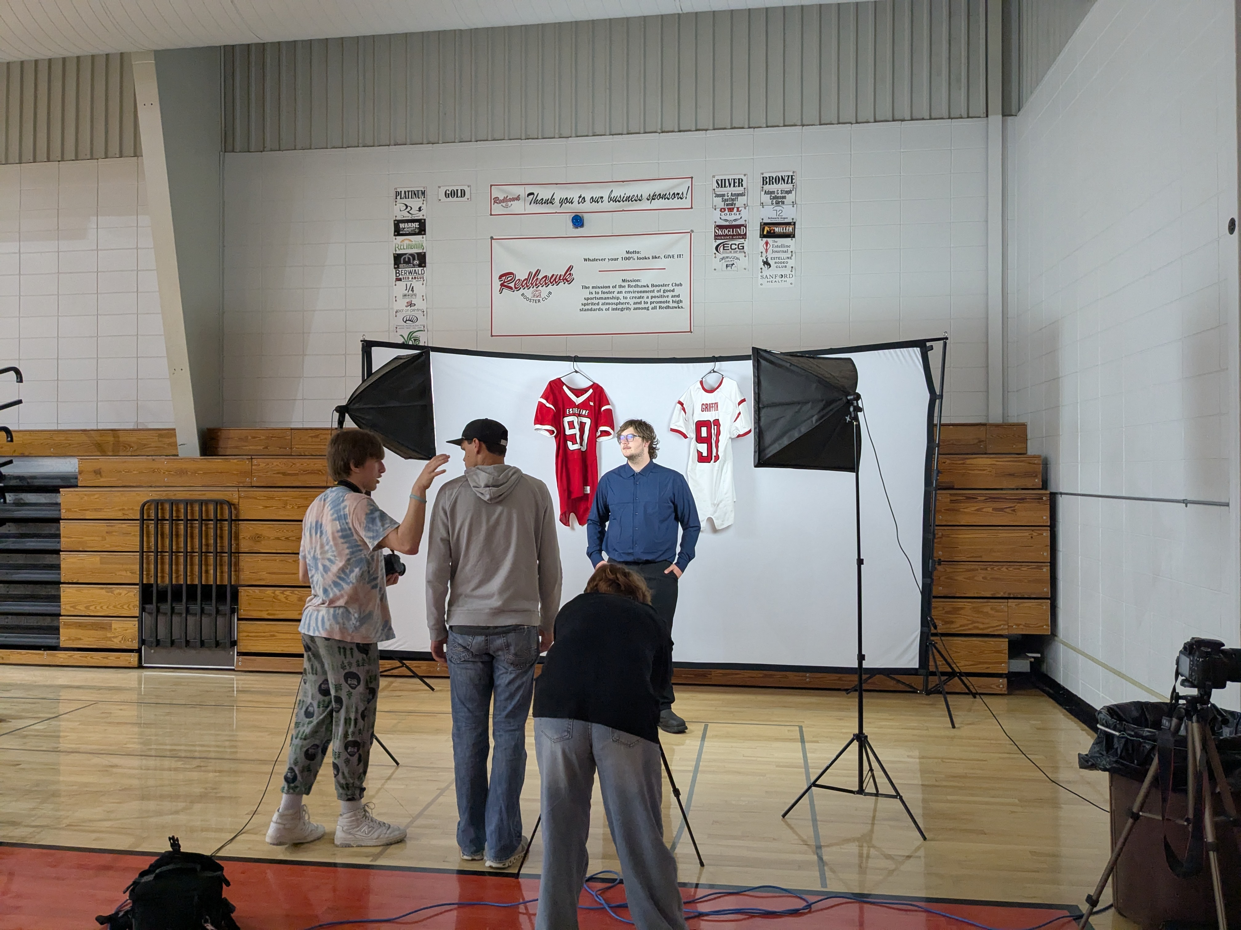 Photography Students taking senior pictures