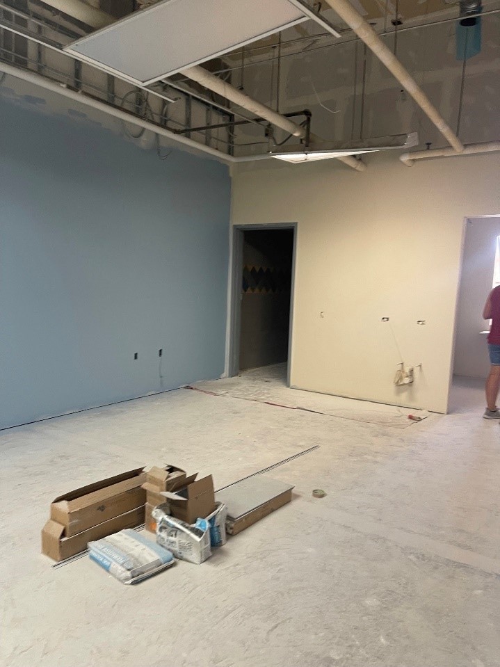 8.	HILLRISE ELEMENTARY SCHOOL NEW MULTIPURPOSE/KITCHEN & RENOVATION OF EXISTING CAFETERIA 	(Accent paint and lighting in progress Nurse Area)