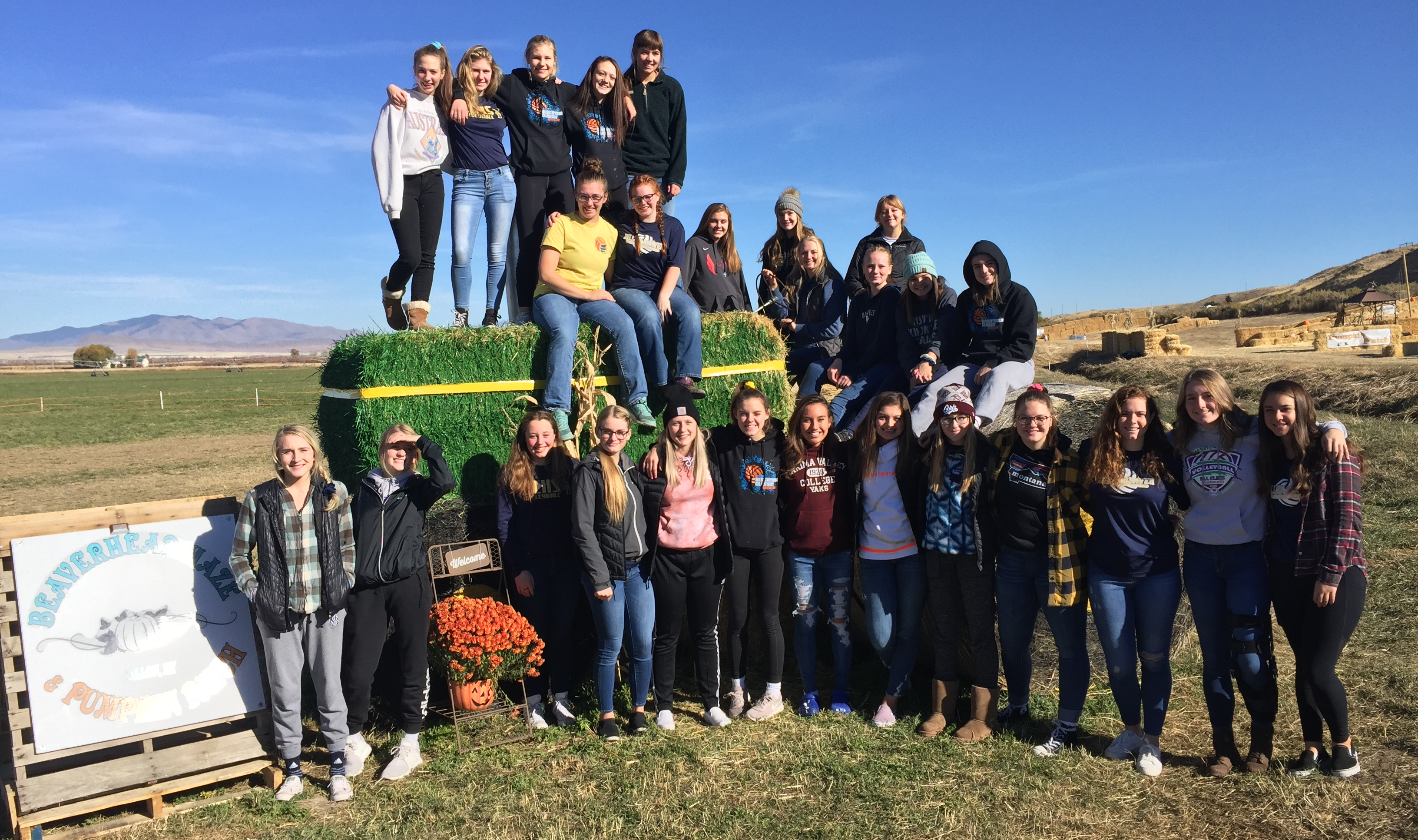 A photo of the volleyball team on a trip to the new Beaverhead Maze in October 2018