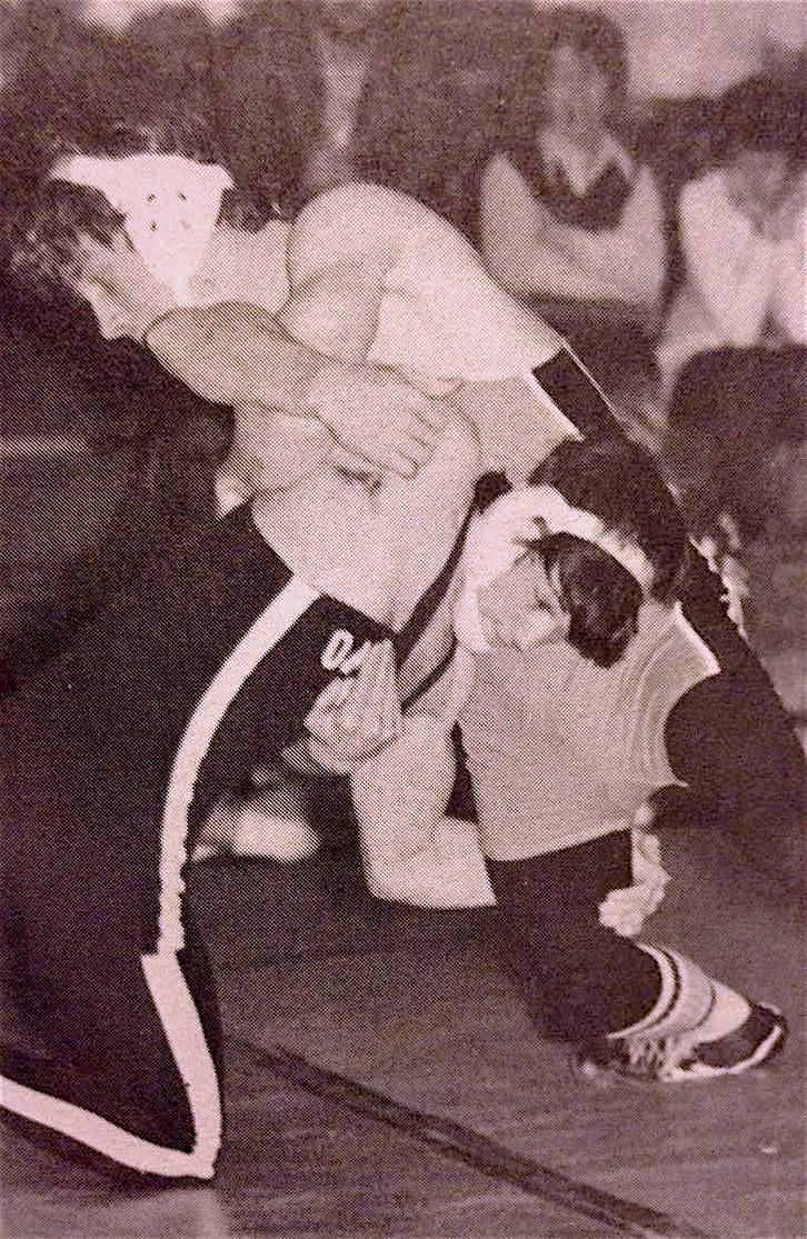 Mike Anderson working his guy to the mat with a cow catcher.