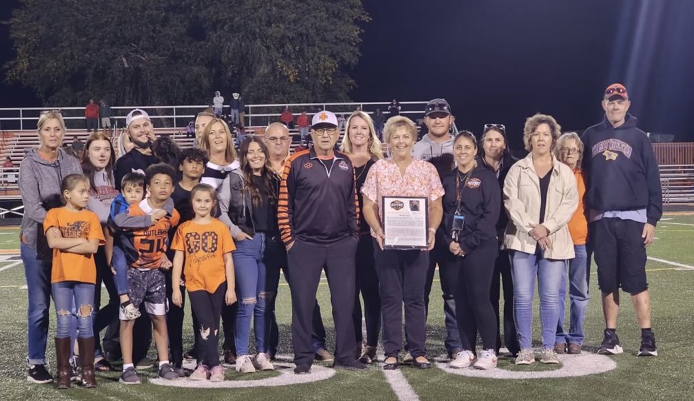 Sherri Sipe and Judge Karen Townsend into the Hall of Honor