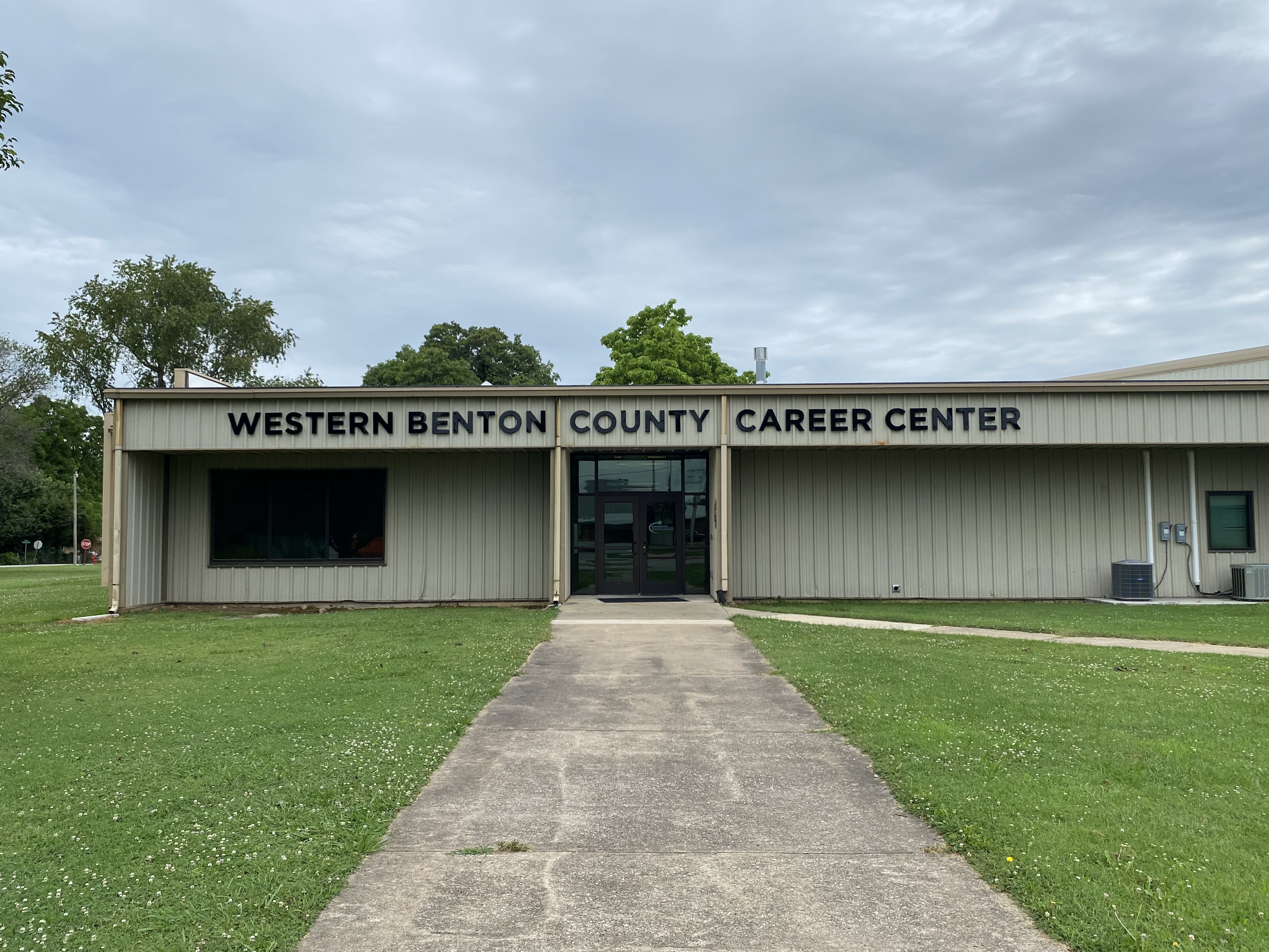 western-benton-county-career-center-outside