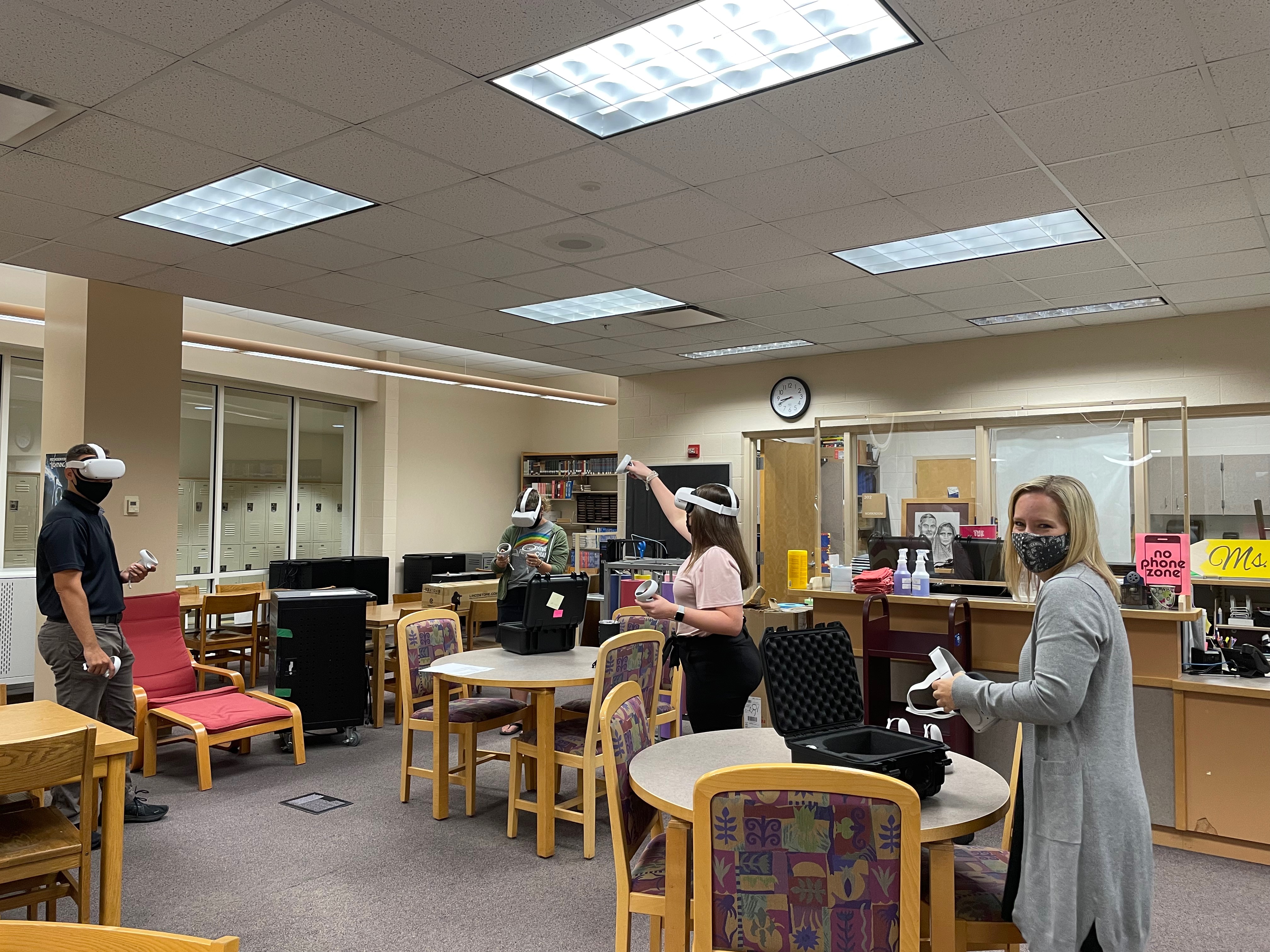 Students and teachers using Oculus in Stanton Library