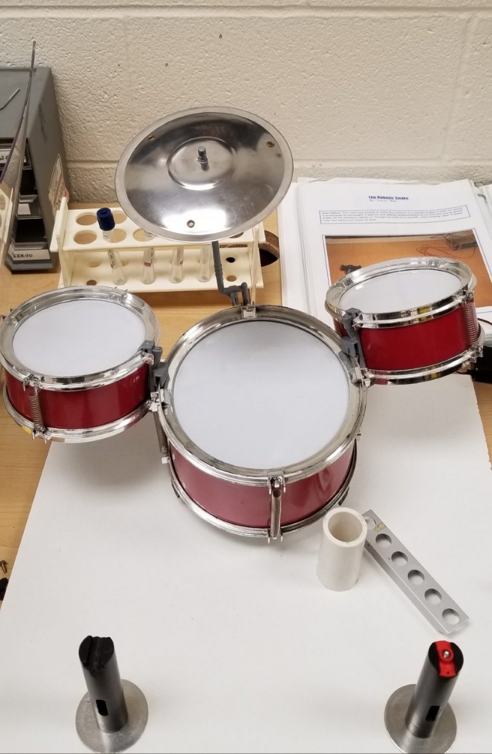 A small drumset