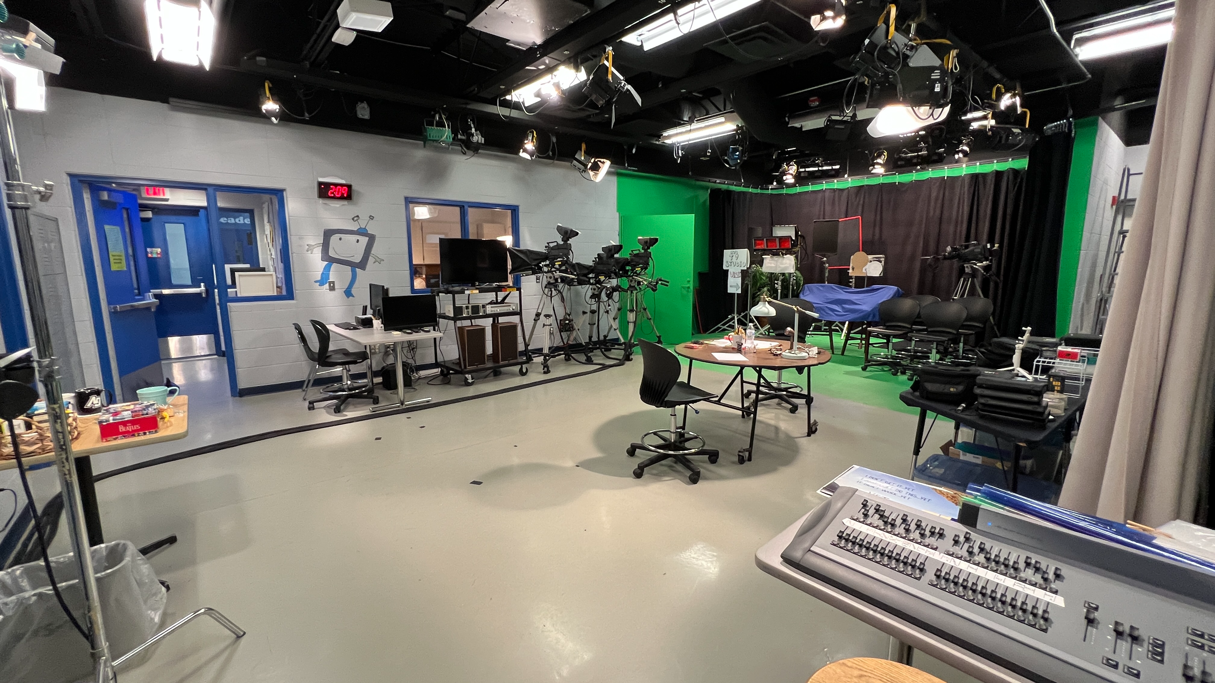 HVS-TV picture inside studio 