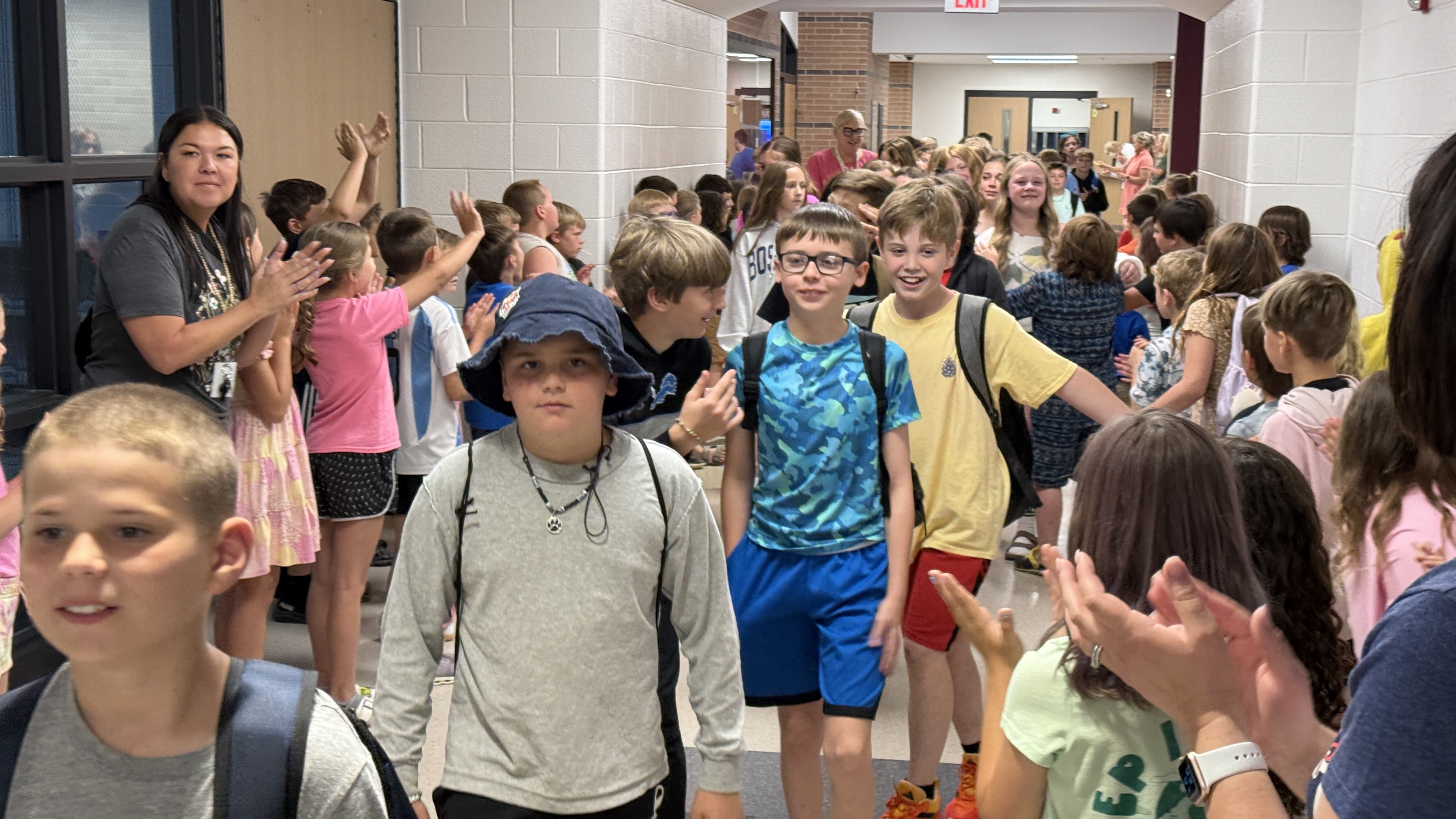 5th Graders Walk-out at Heritage