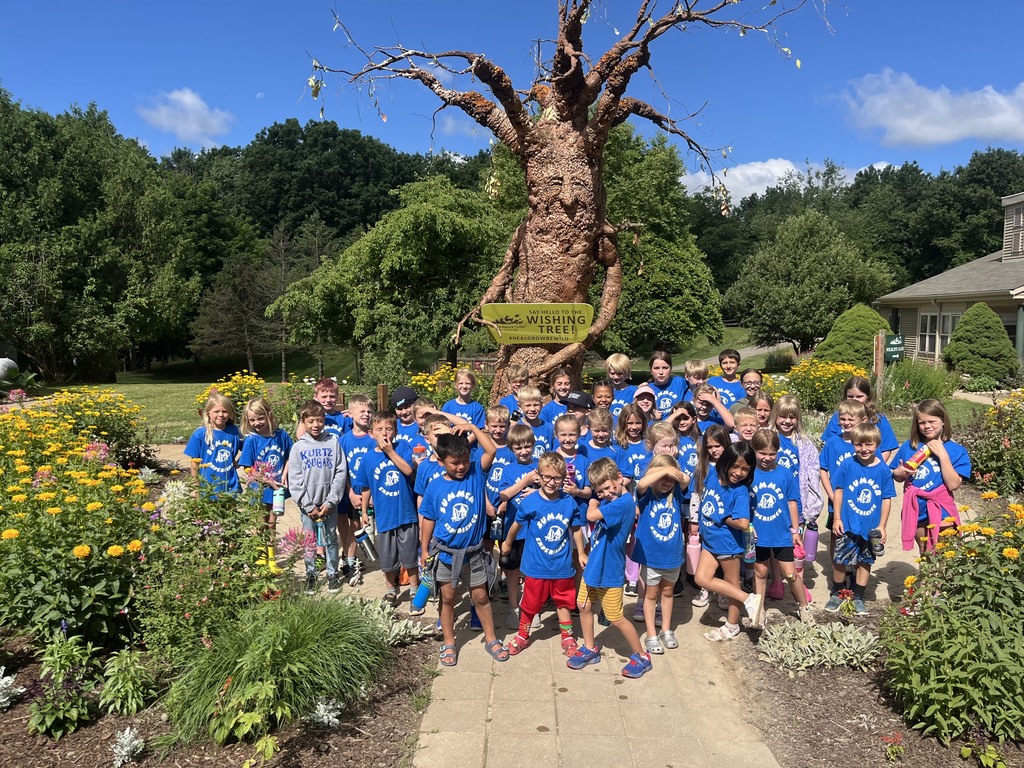 Students at nature center - group photo