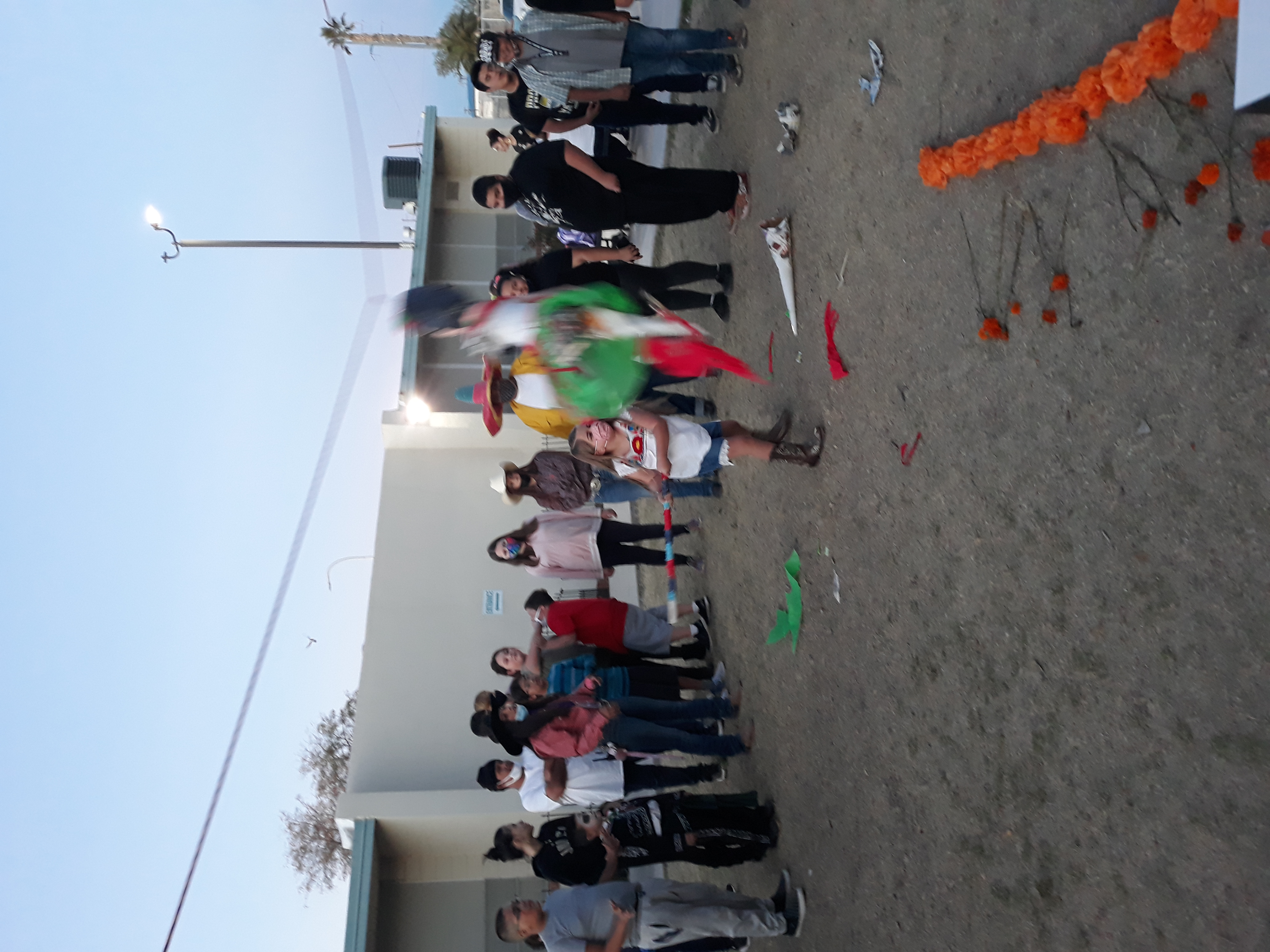 Piñata Fun at Pachanga en Celebración de Día de los Muertos