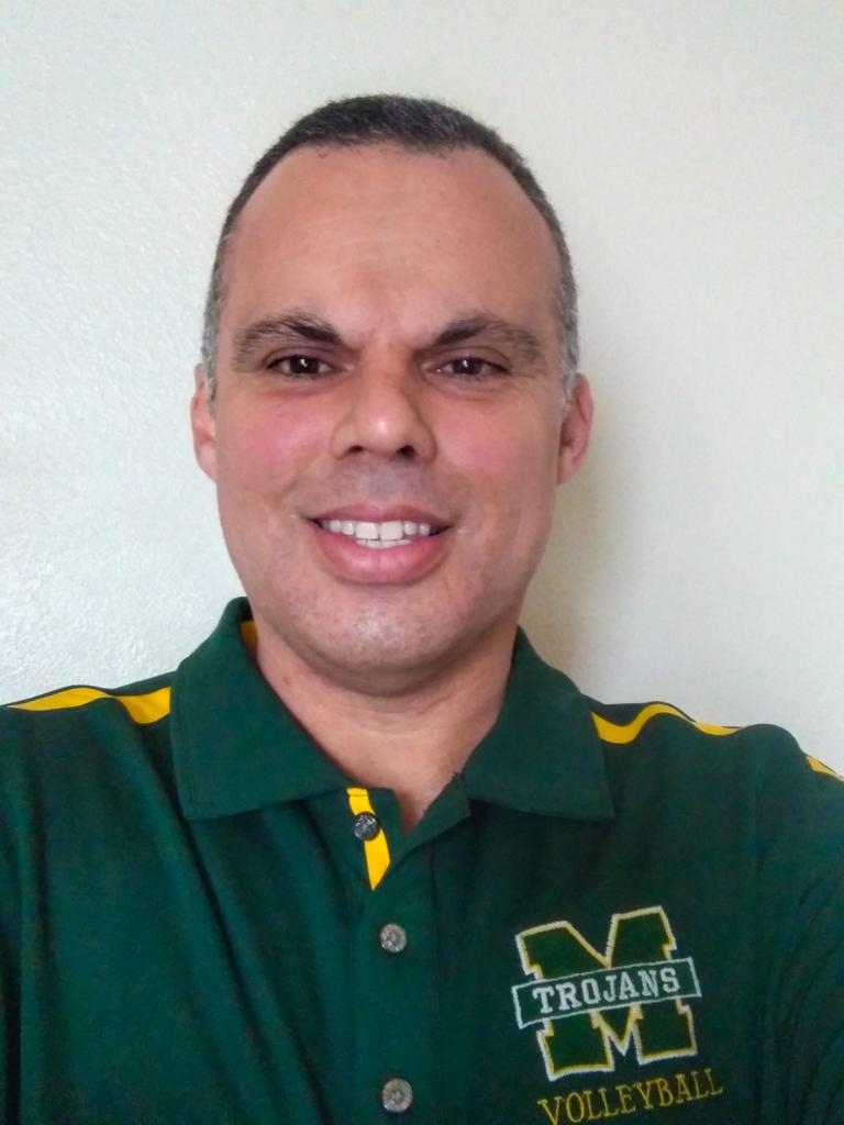 Head Coach Axel Hernandez