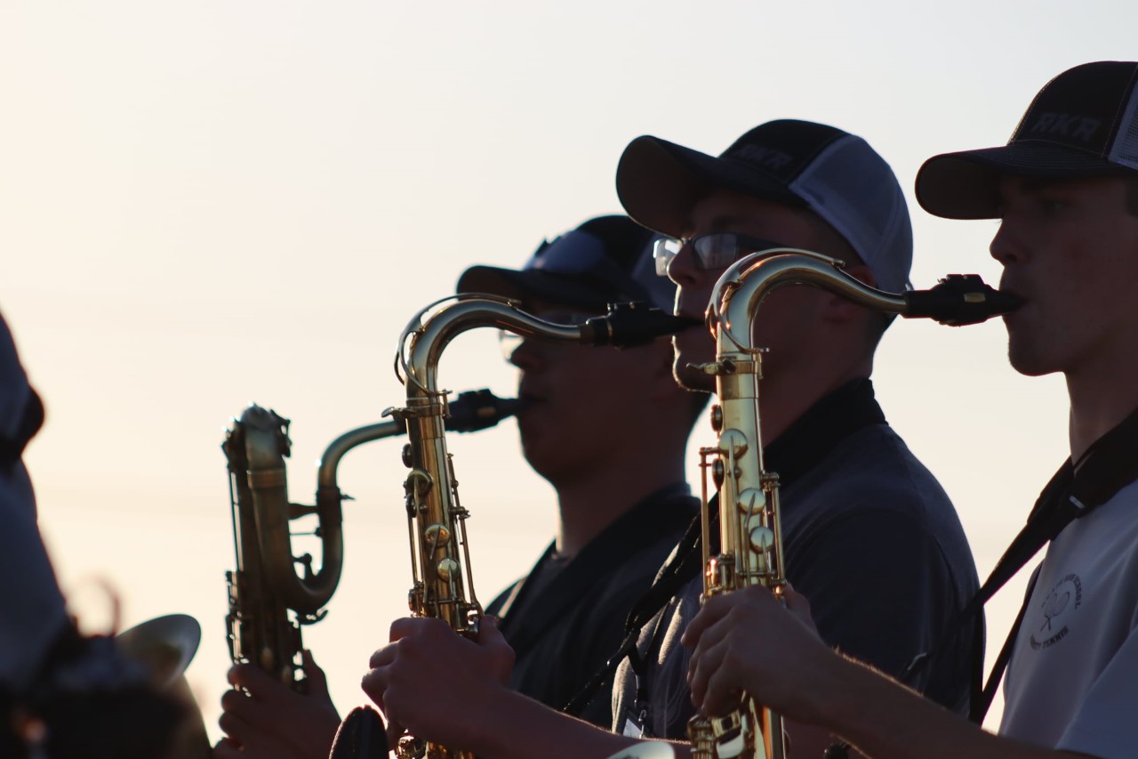 Saxophones at work